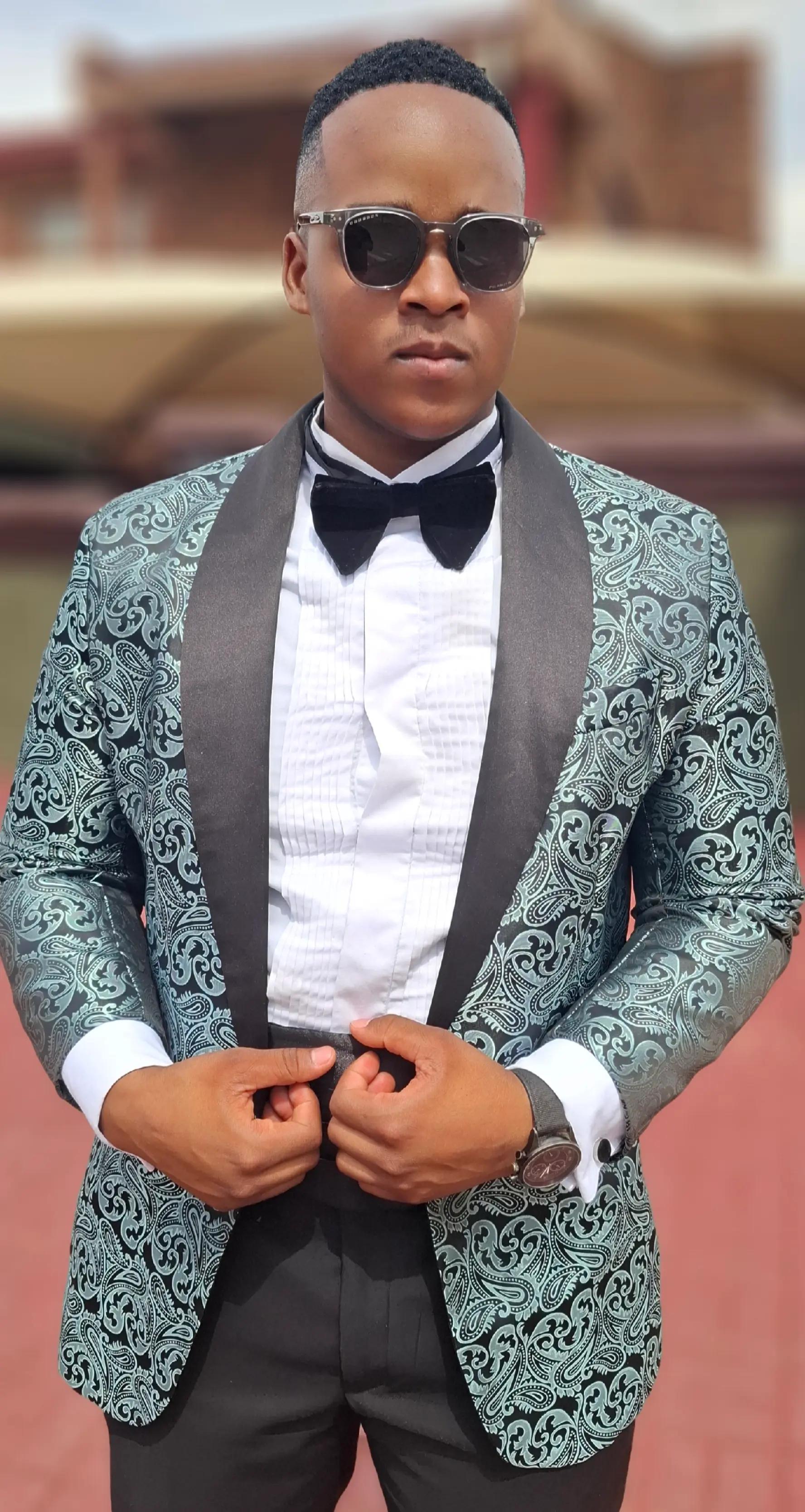 @ISAAC KATLEGO SEKWATI TUTOR