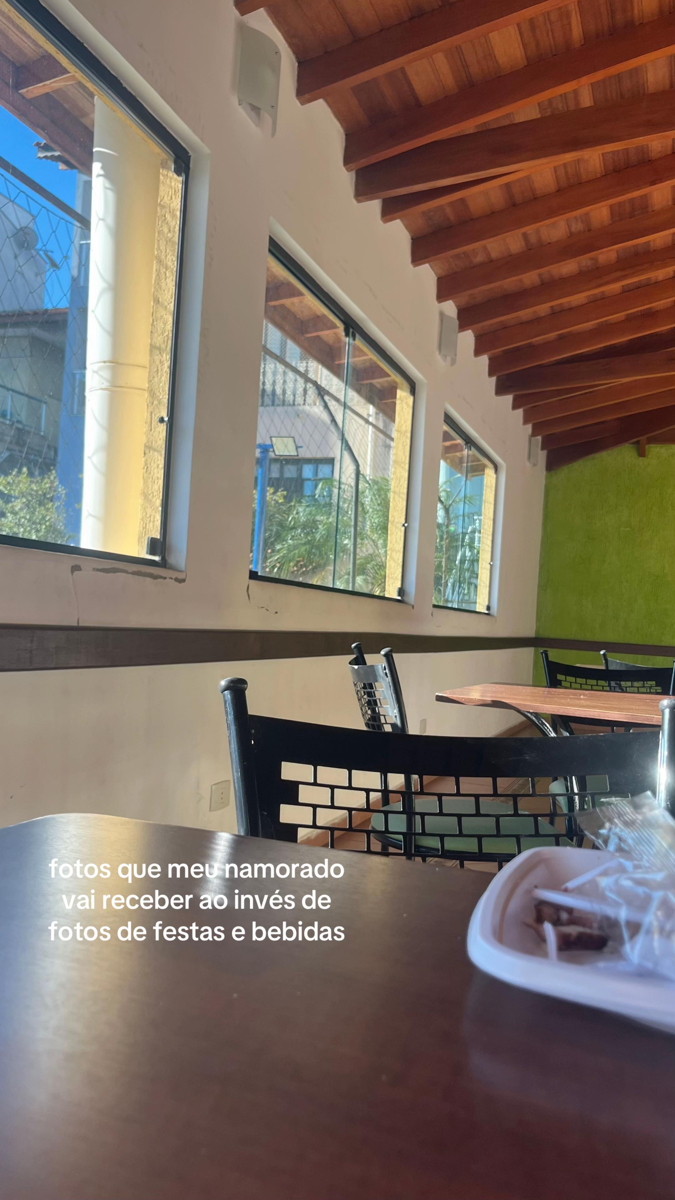 @larissa