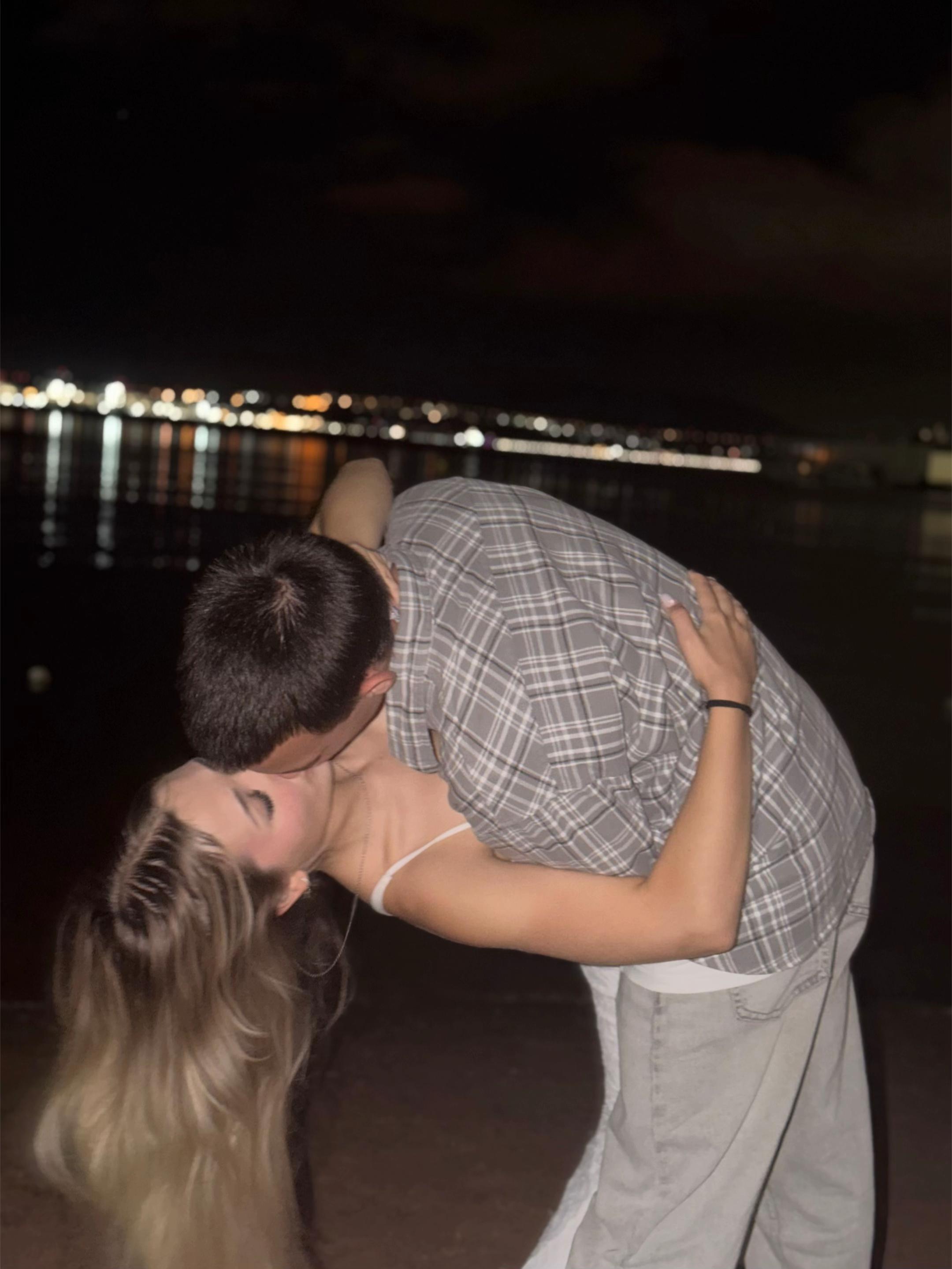@SofaKuper