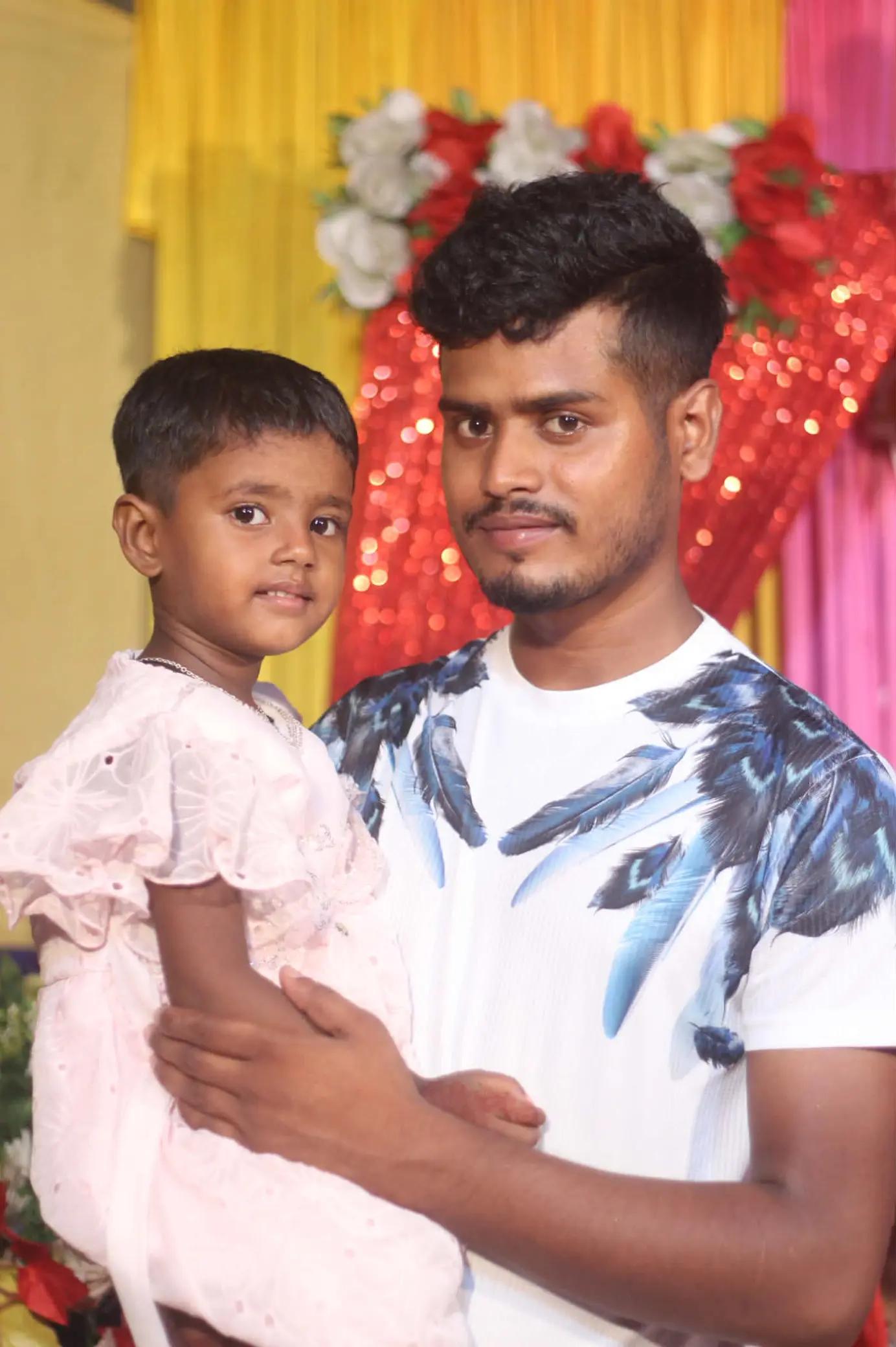 @সুরোভি 🖤আব্দুল্লা🫰