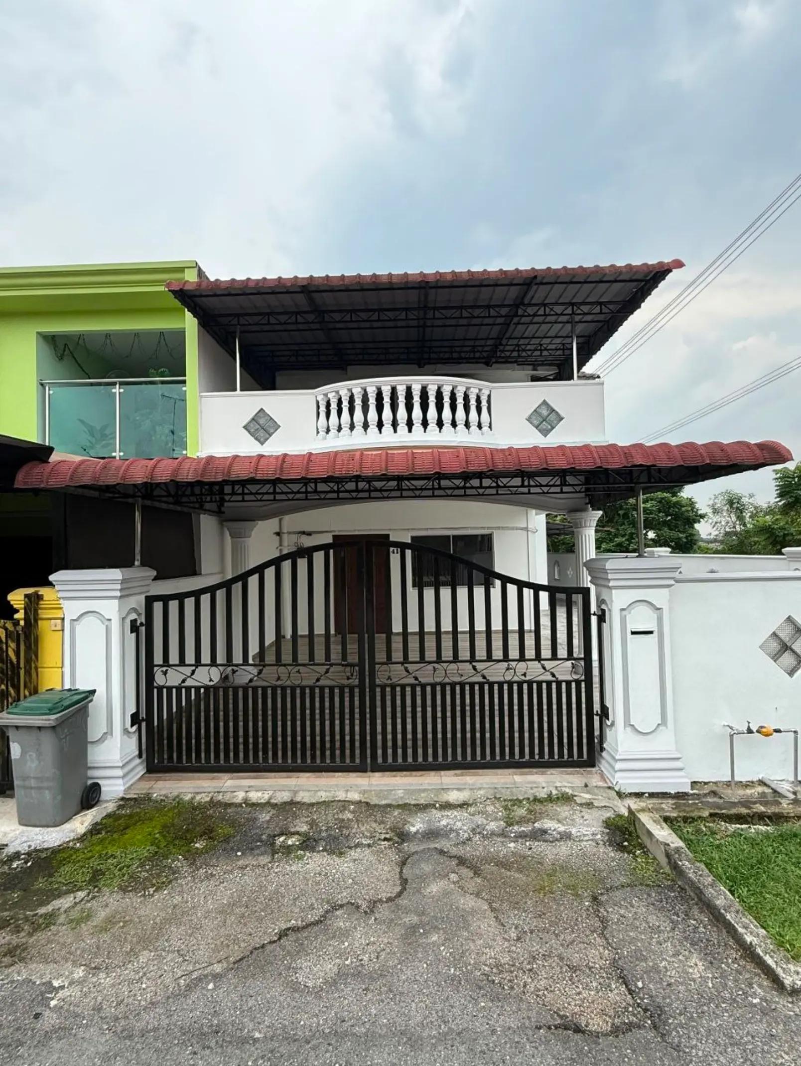 @Zahrah majid Property