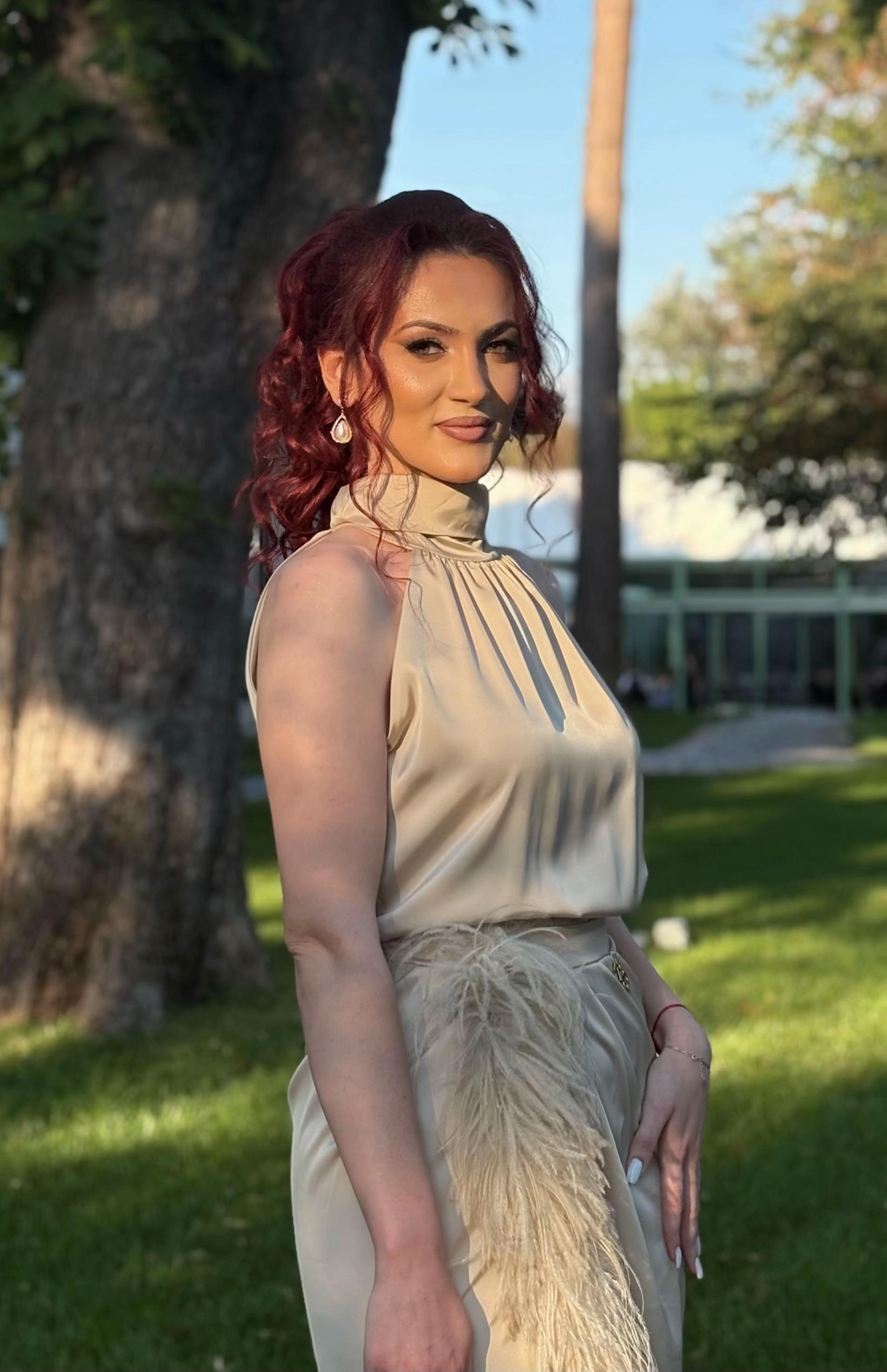 @Bianca Elena