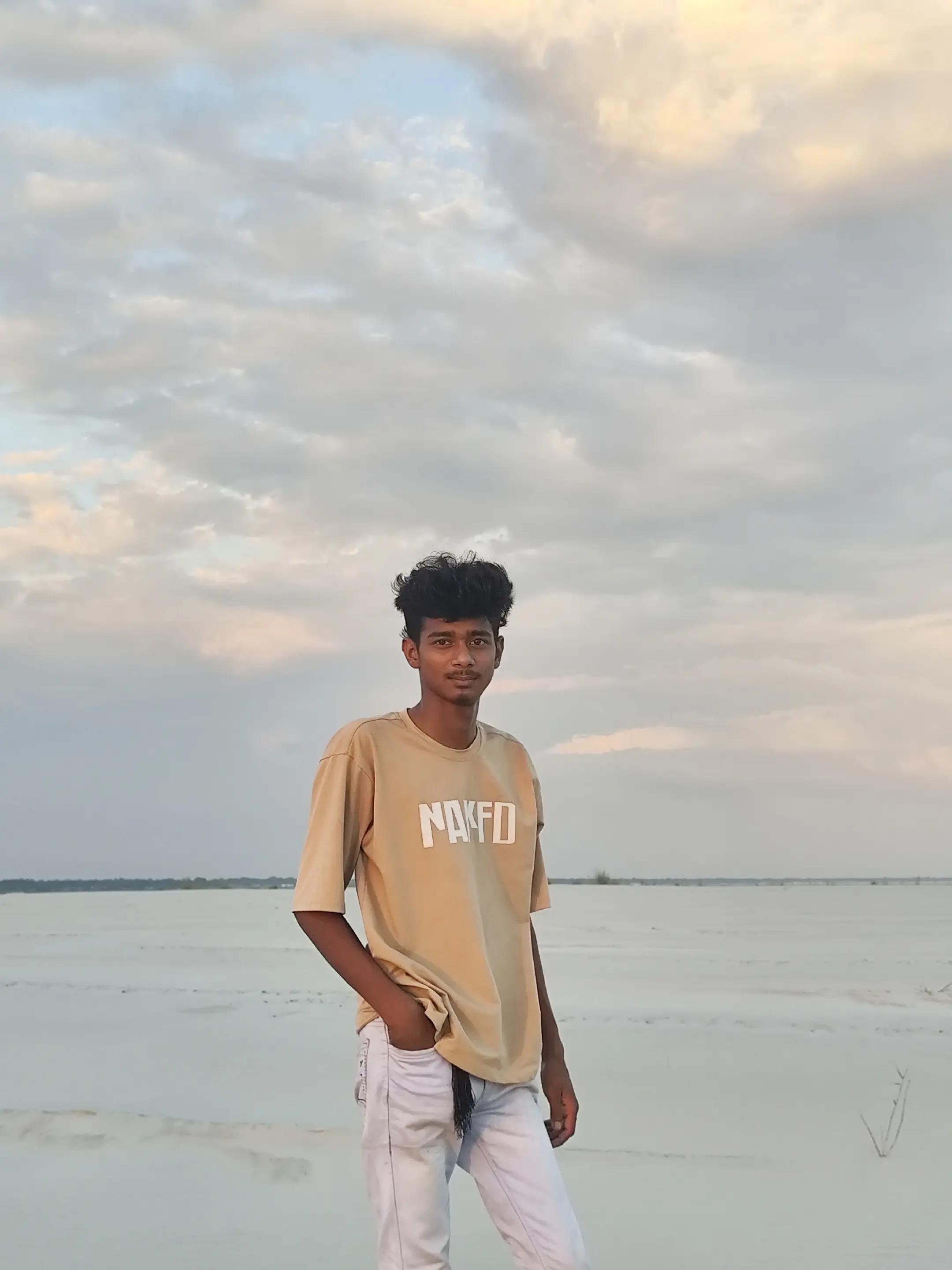 @,,😊লাকি ভাই🤭🥴