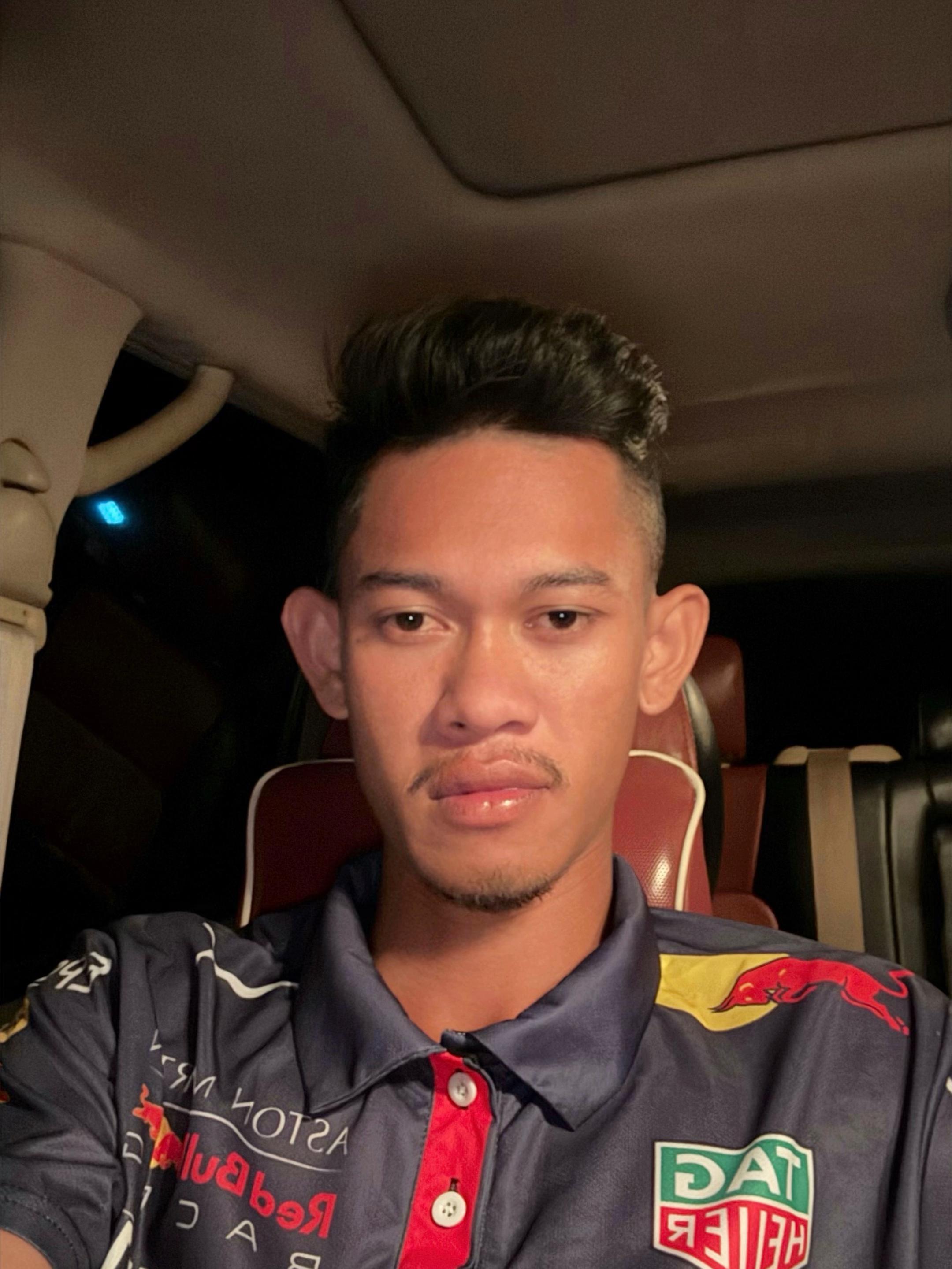 @កែវ ប្រុសពេជ្រ