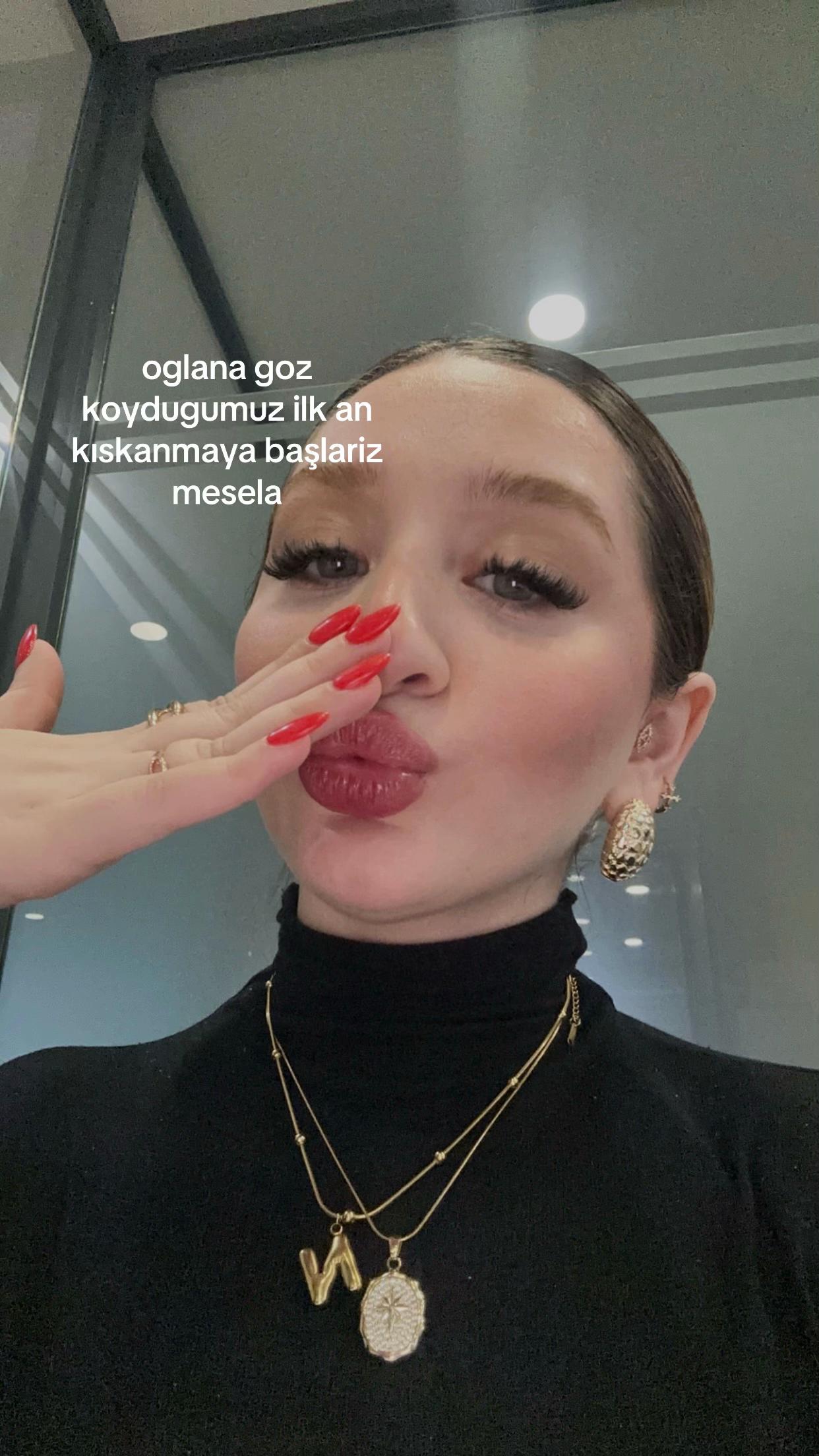 @Naz yapiyosun