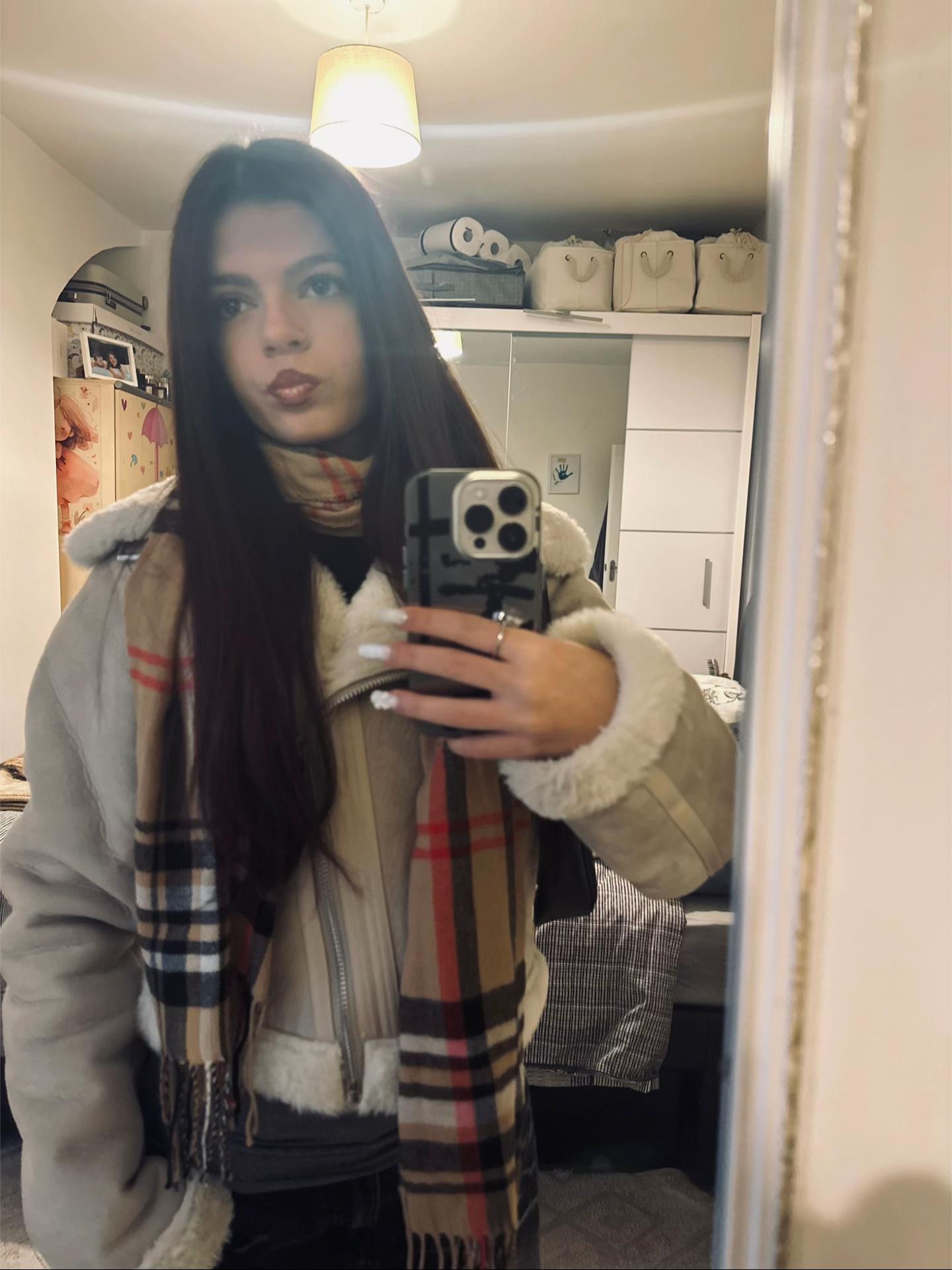 @saraa_hoxhaa_