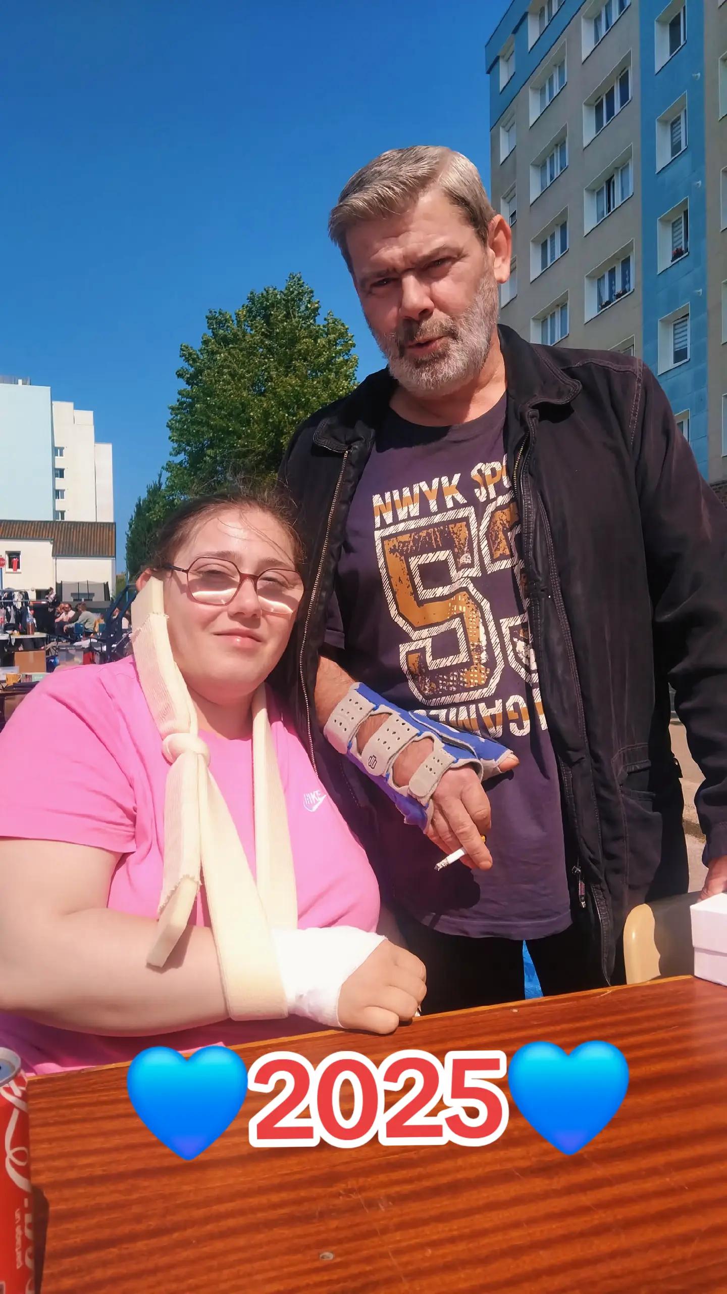 @⭐main dans la main avec laure⭐