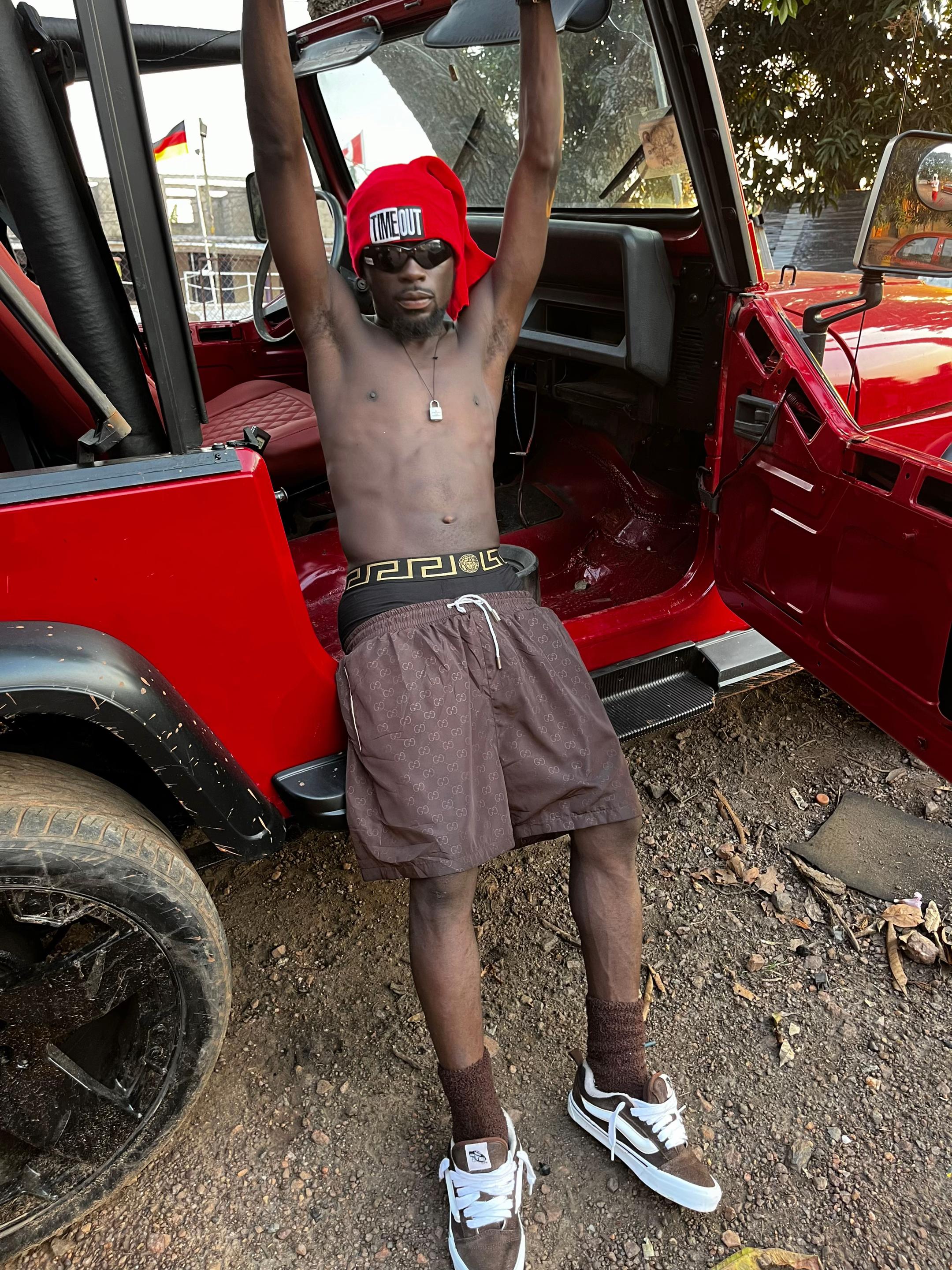 @AJ.🦅