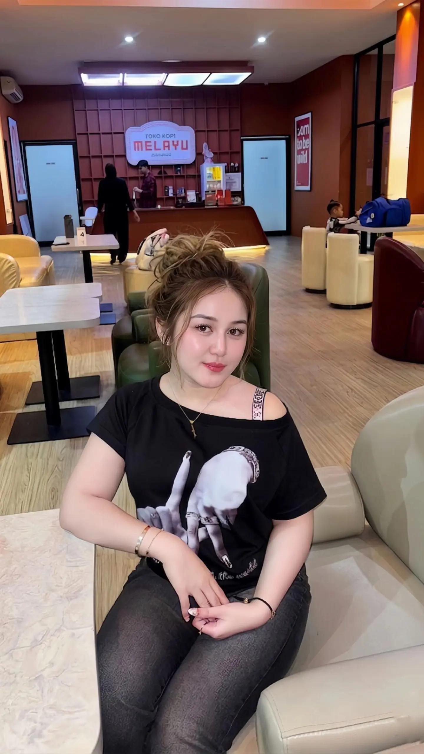 @๐ฉ๐๐๐๐ด๐๐โจ