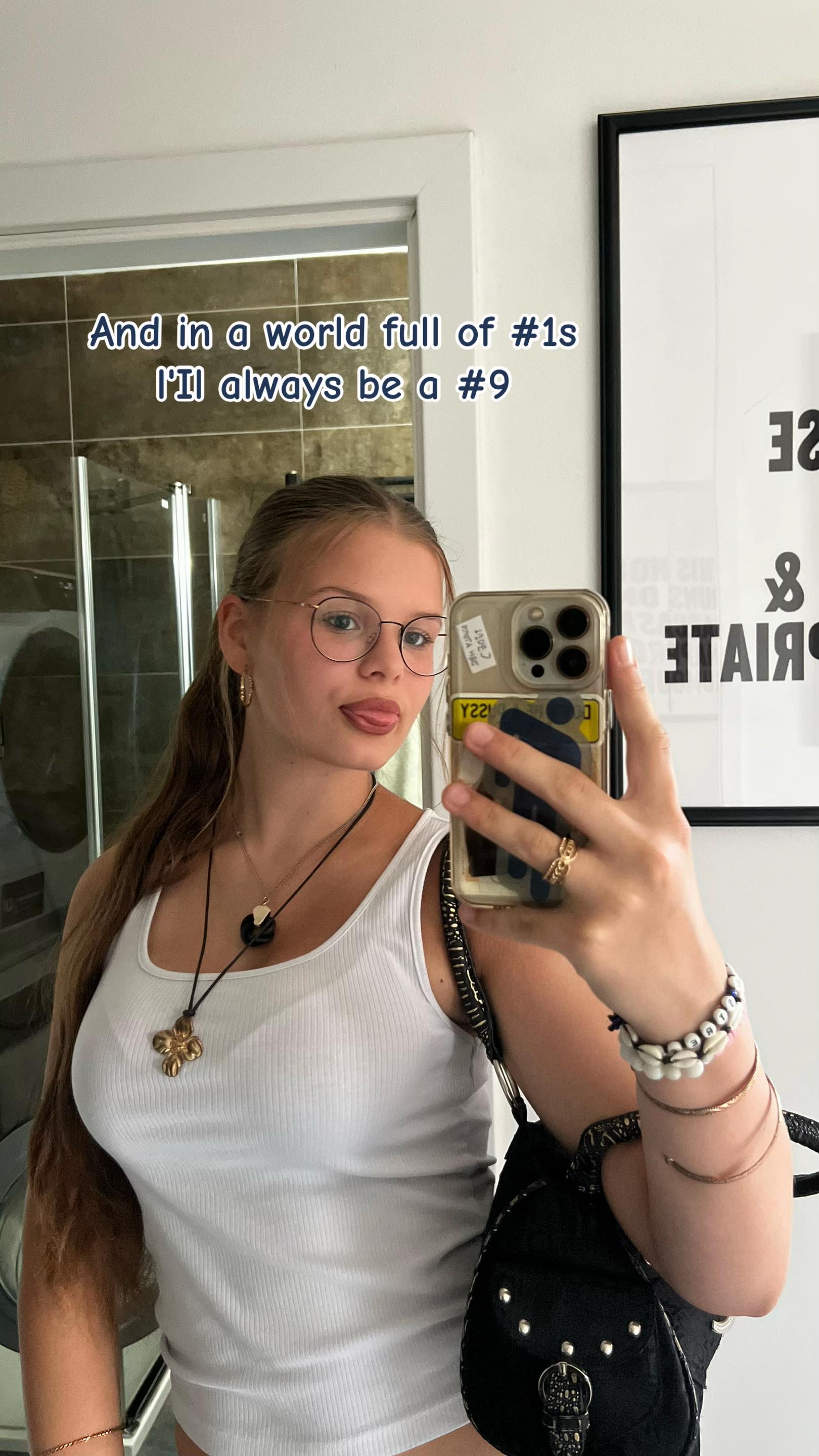 @elina🫰🏼⧗