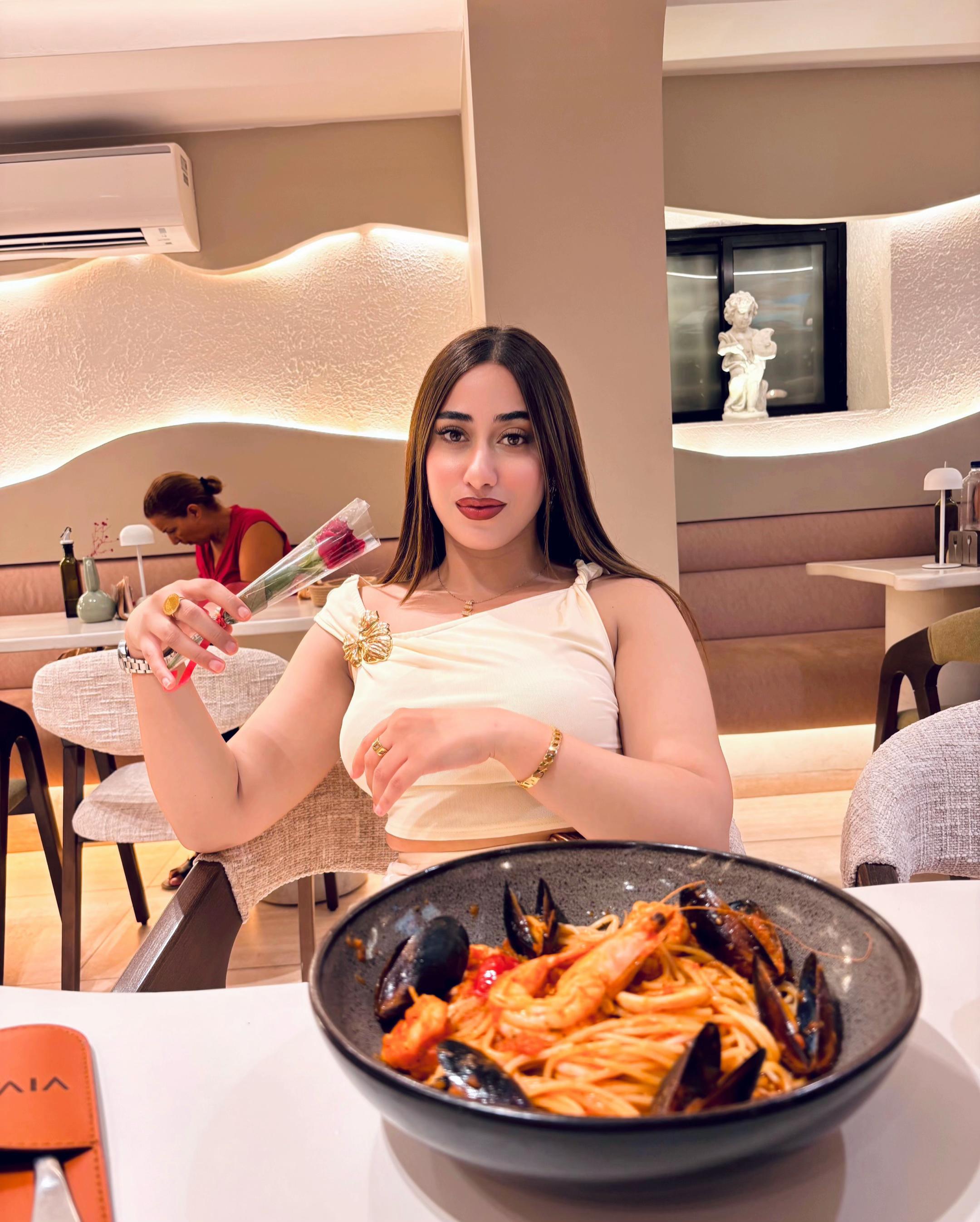 @𝓜𝓲𝓷𝓪 🎀