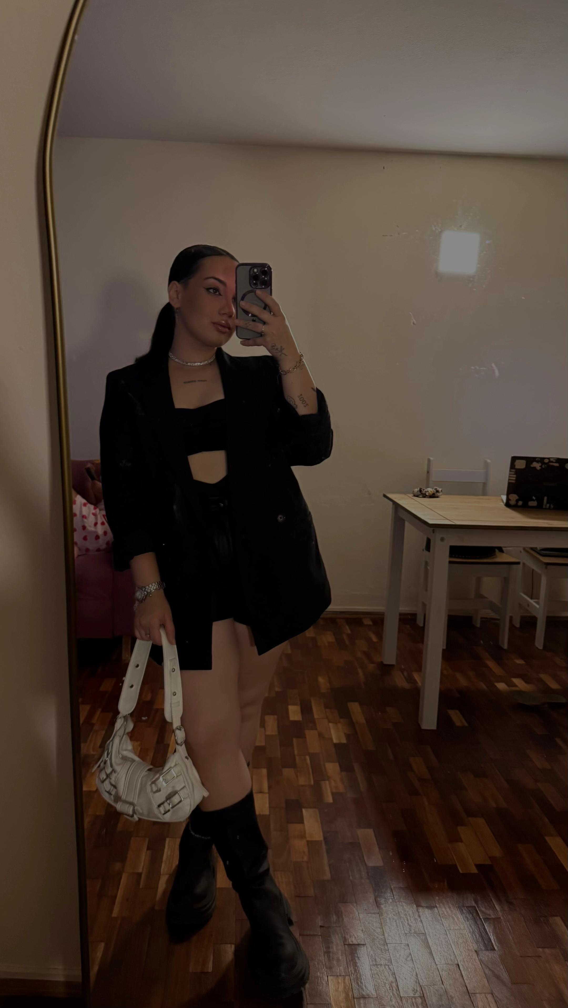 @Camila 🖤