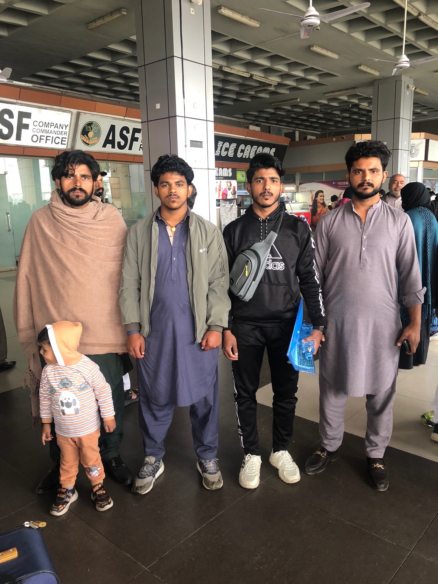 @Dani 🇵🇰🇦🇪