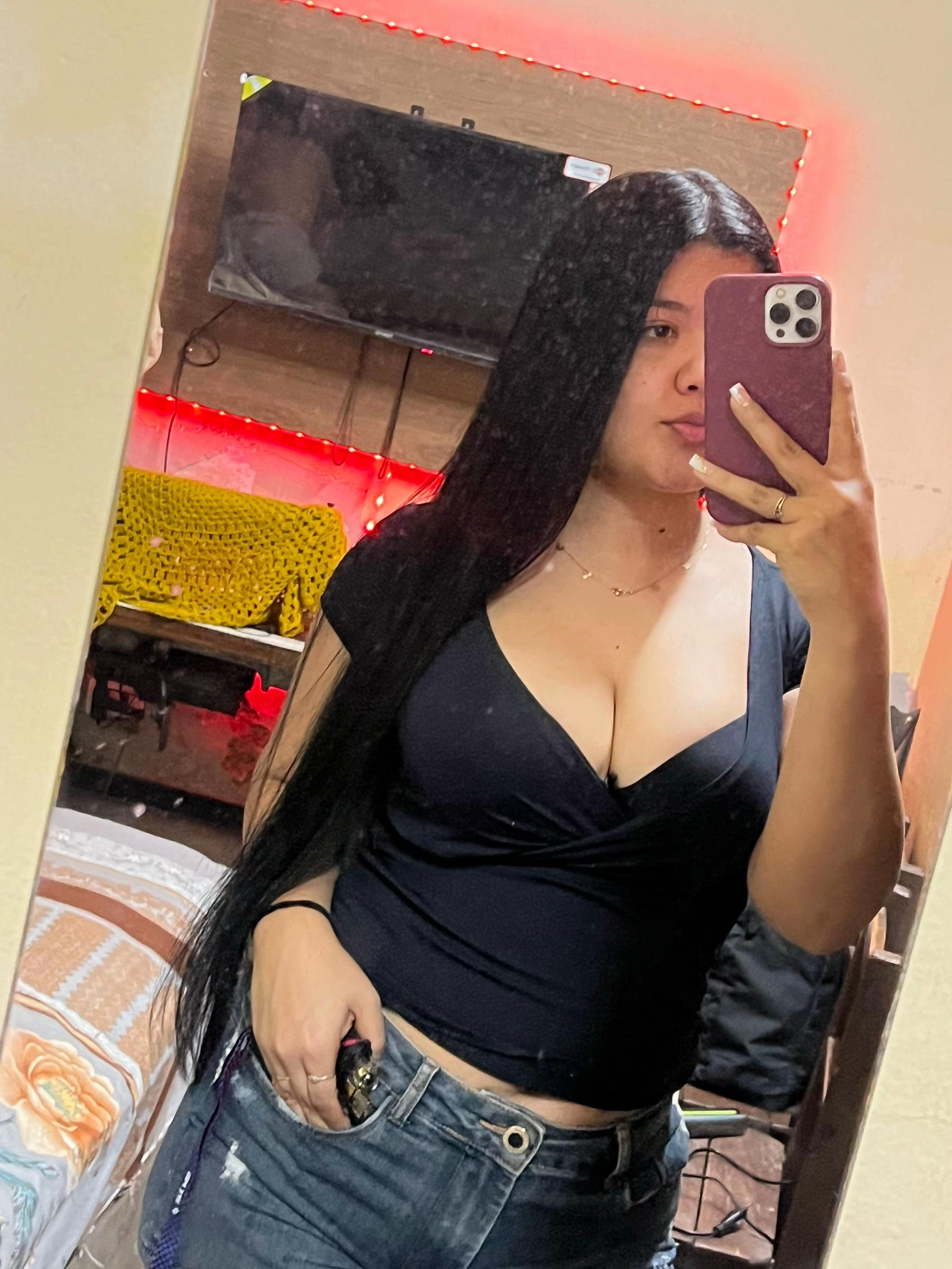 @👩🏻💕