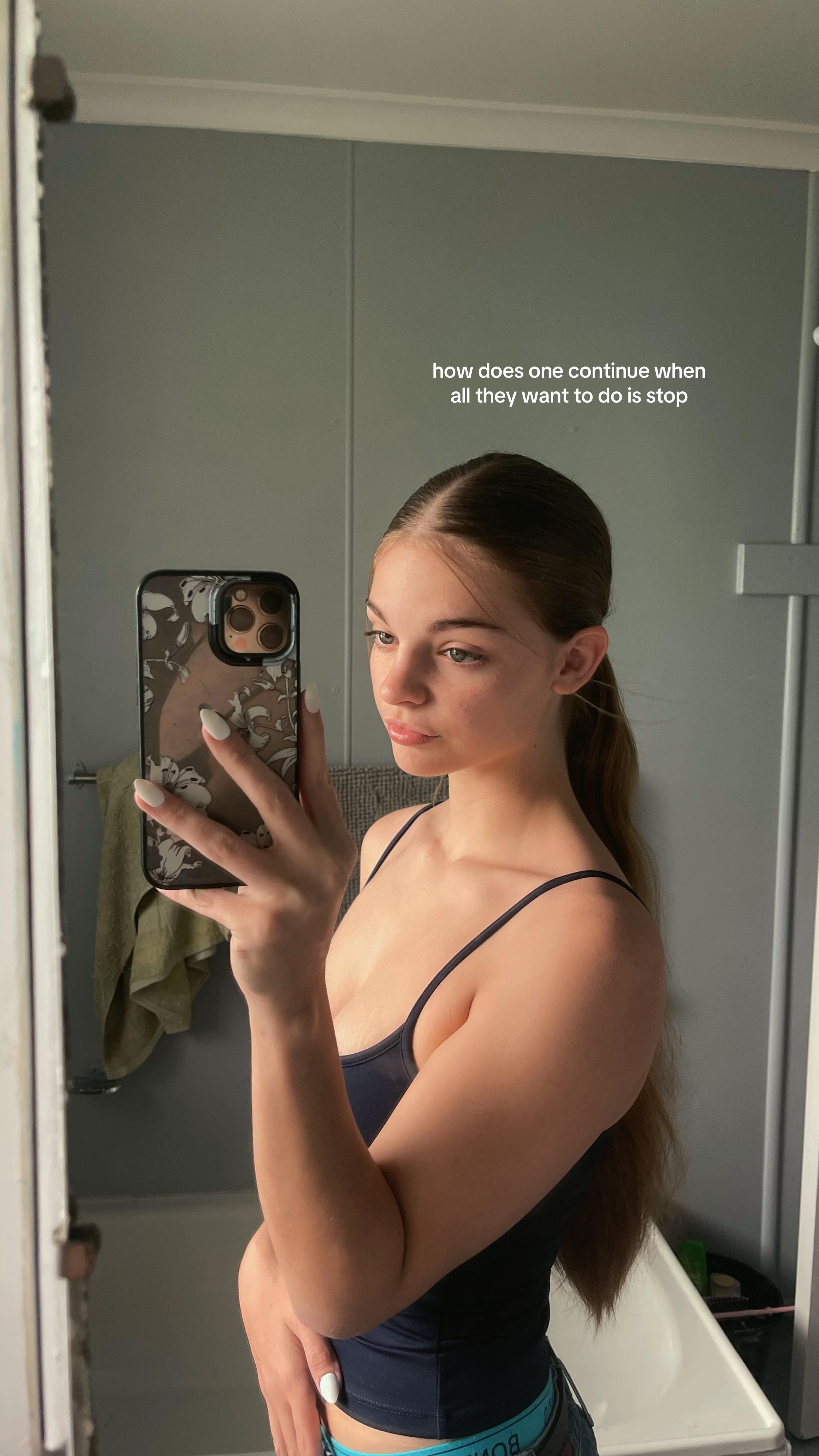 @✪