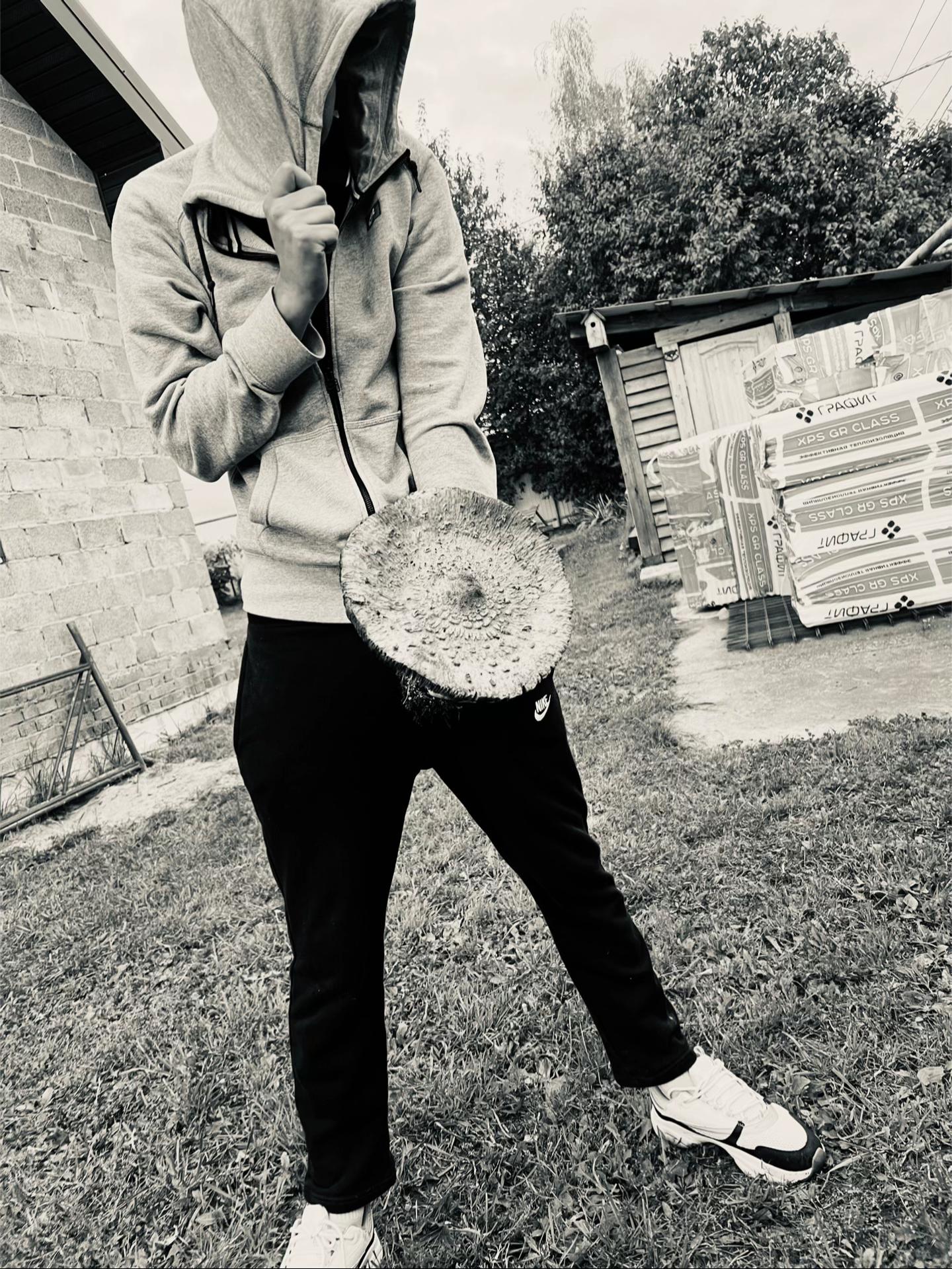 @JayHood𖣂