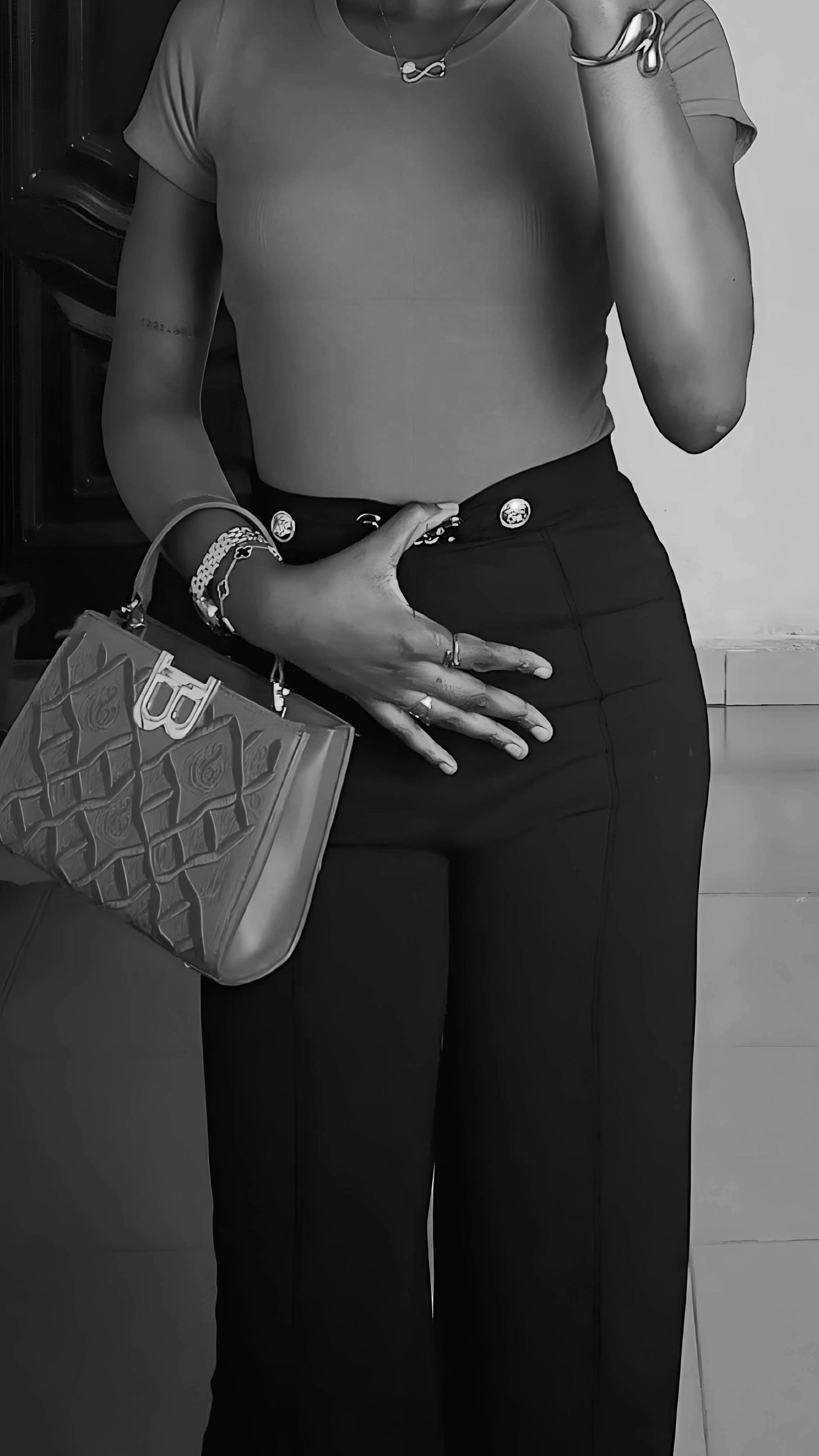 @𝒯𝒶𝓃𝑔𝒾𝓇𝓁💋🥂