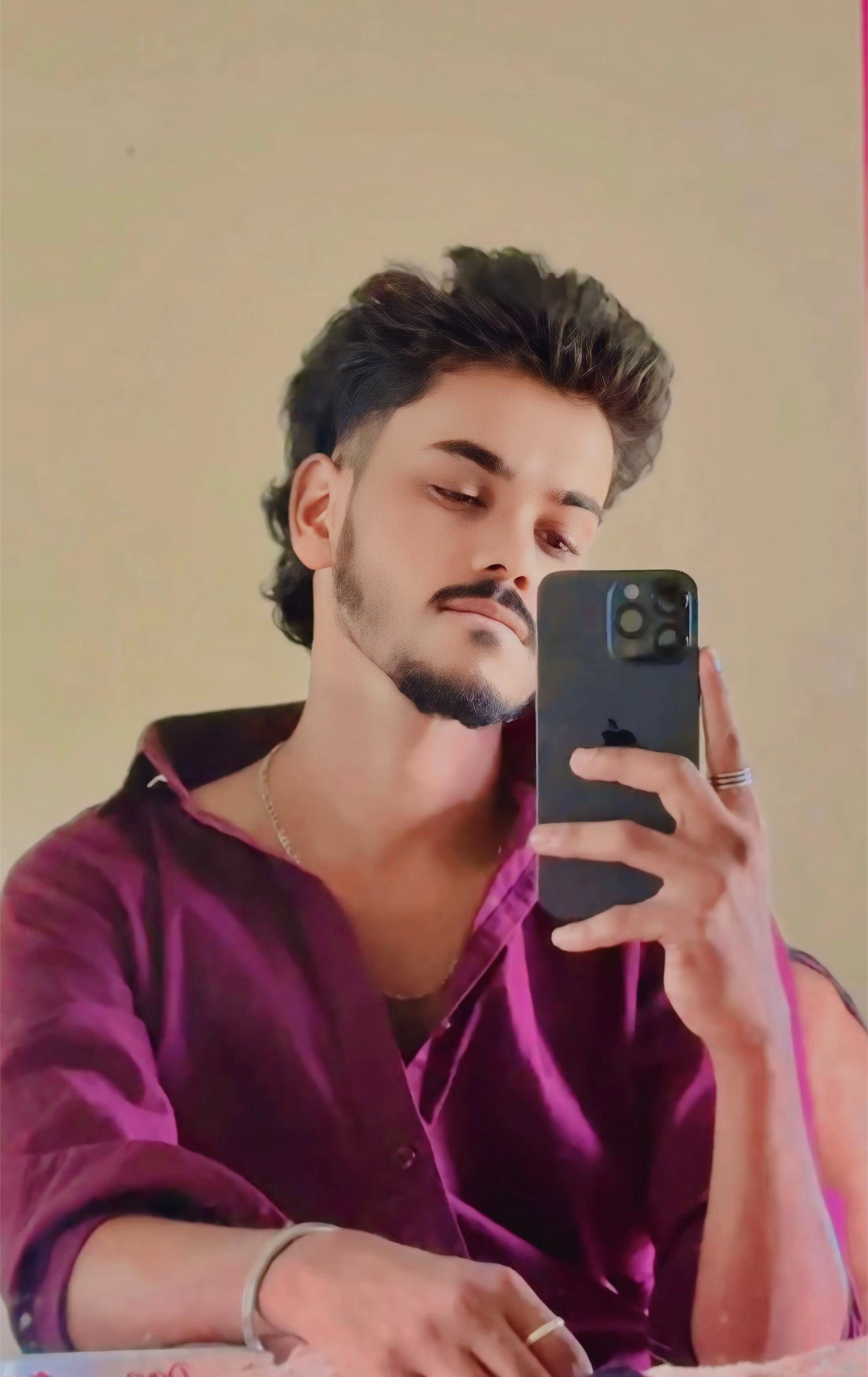 @Lukeshraj💕