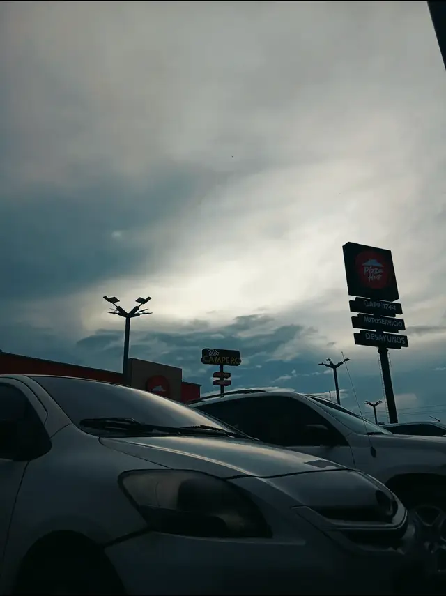 @♡....🚶🏼♀️