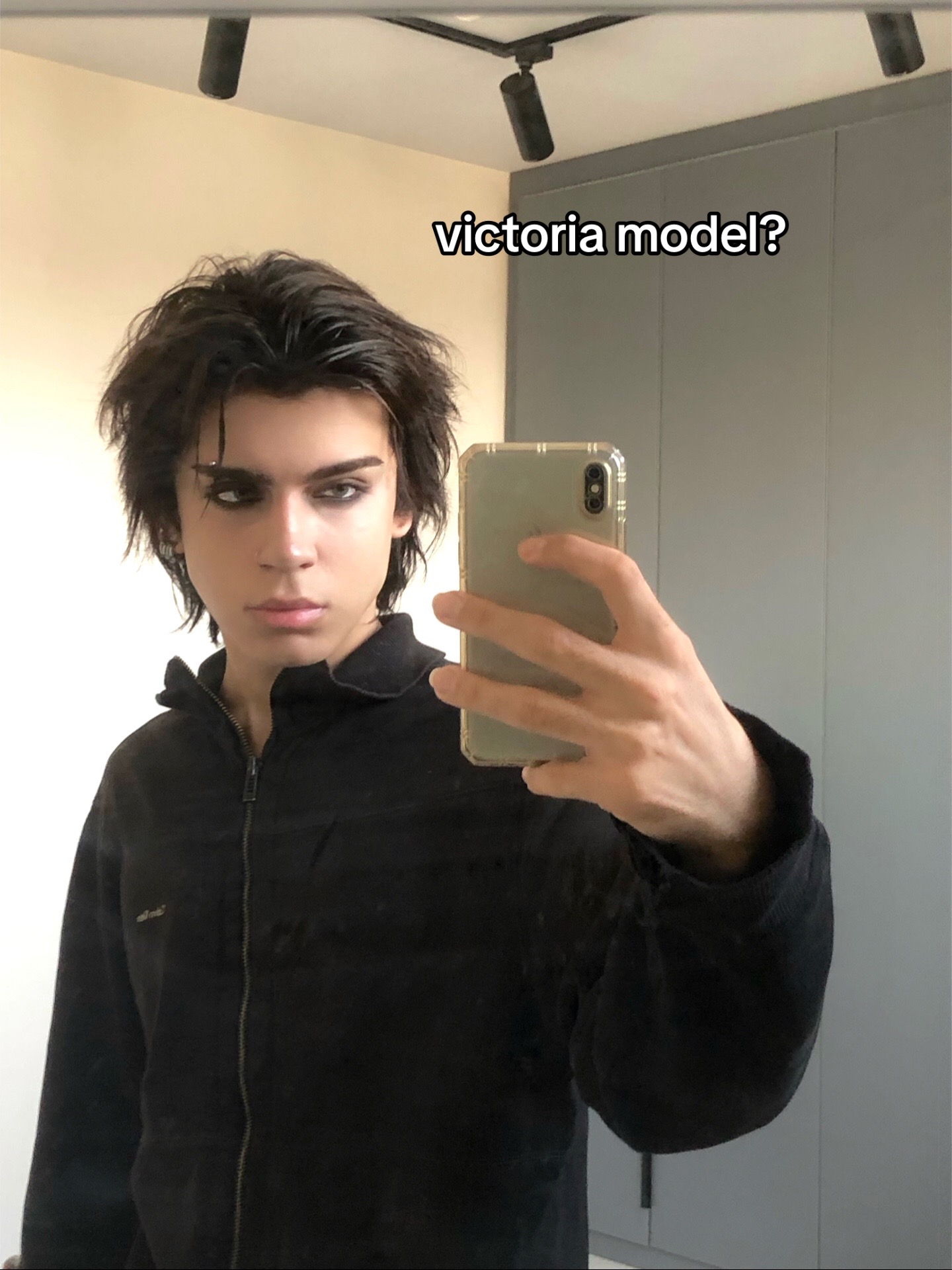 @Rue