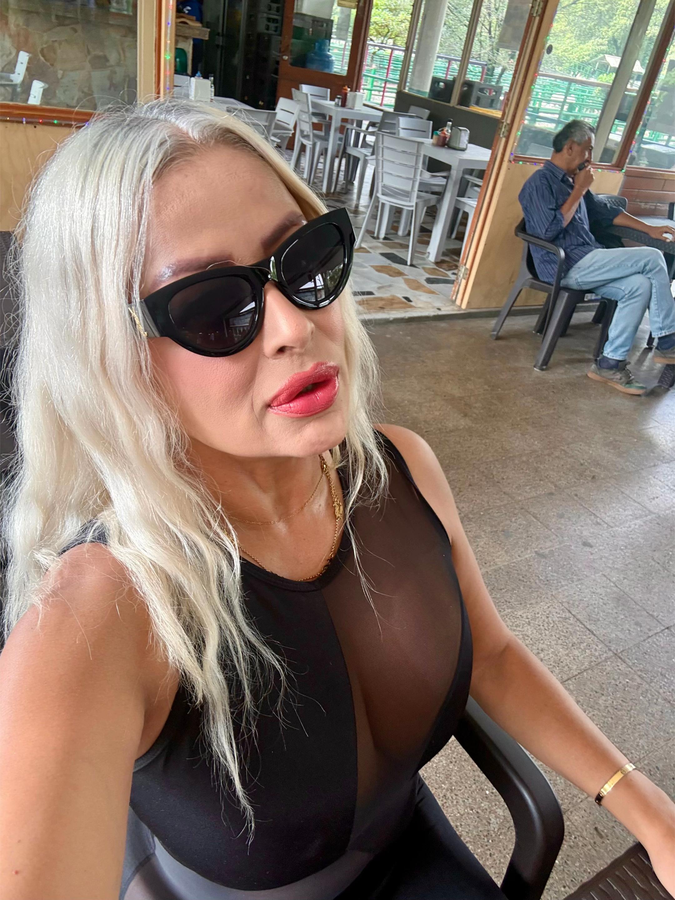 @Mony Oro