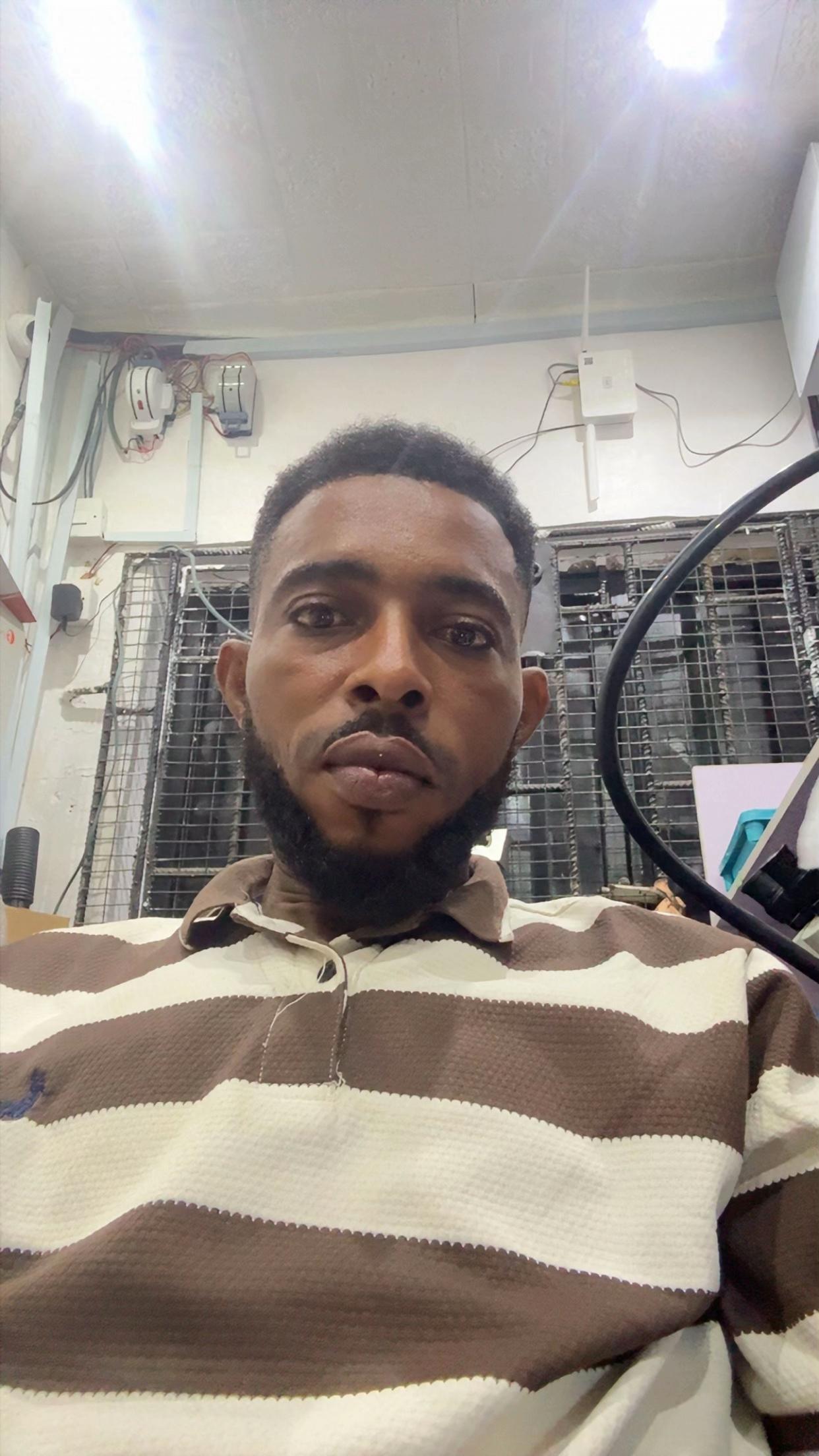 @IPHONE TECH GUY BARIGA
