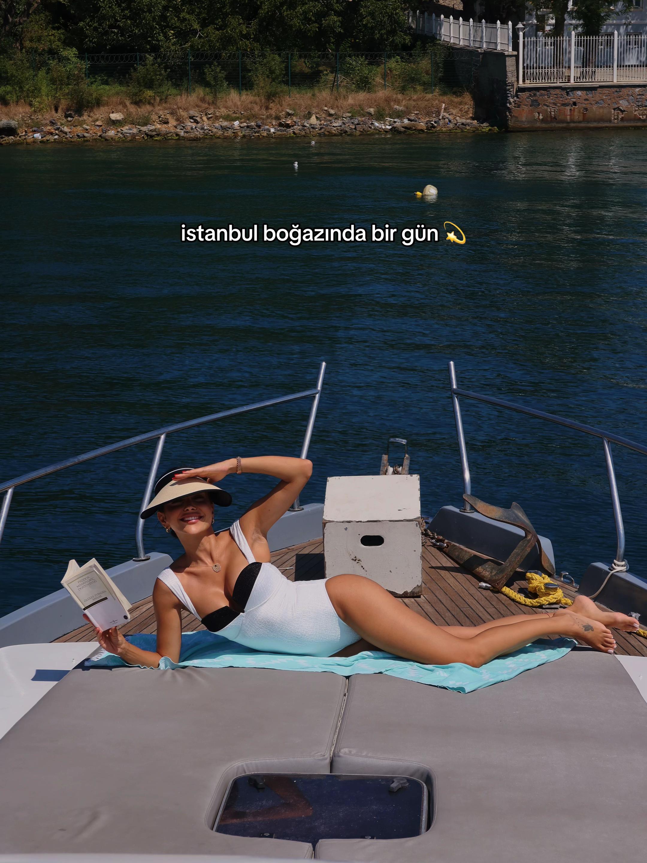 @Aşkın Dil&uuml;r&uuml;