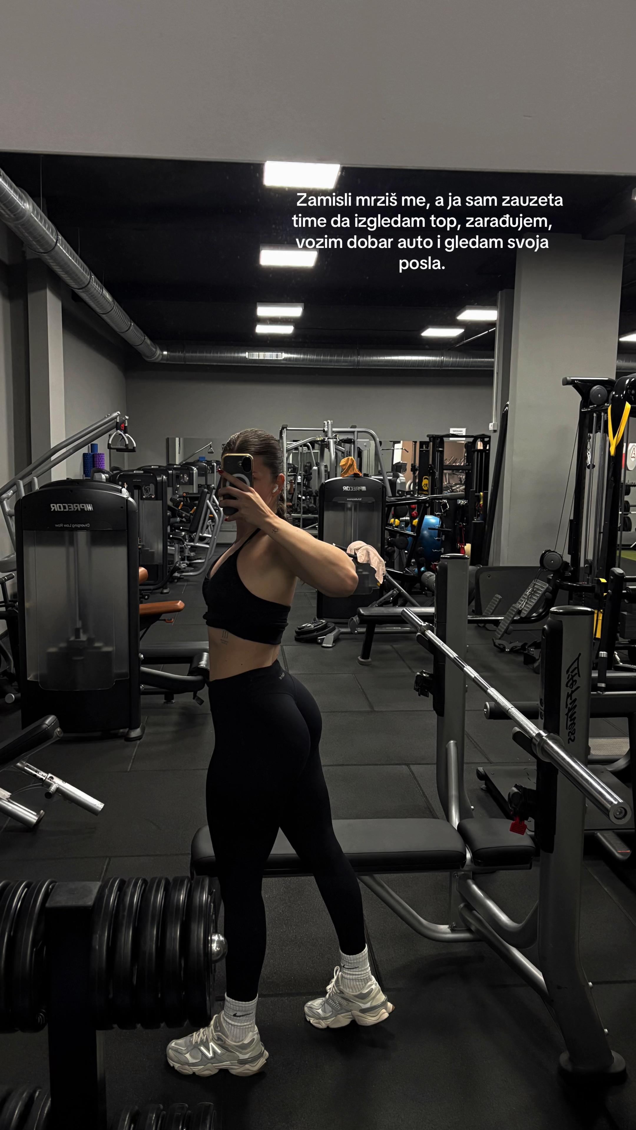 @Aleksandra Jovanović|25