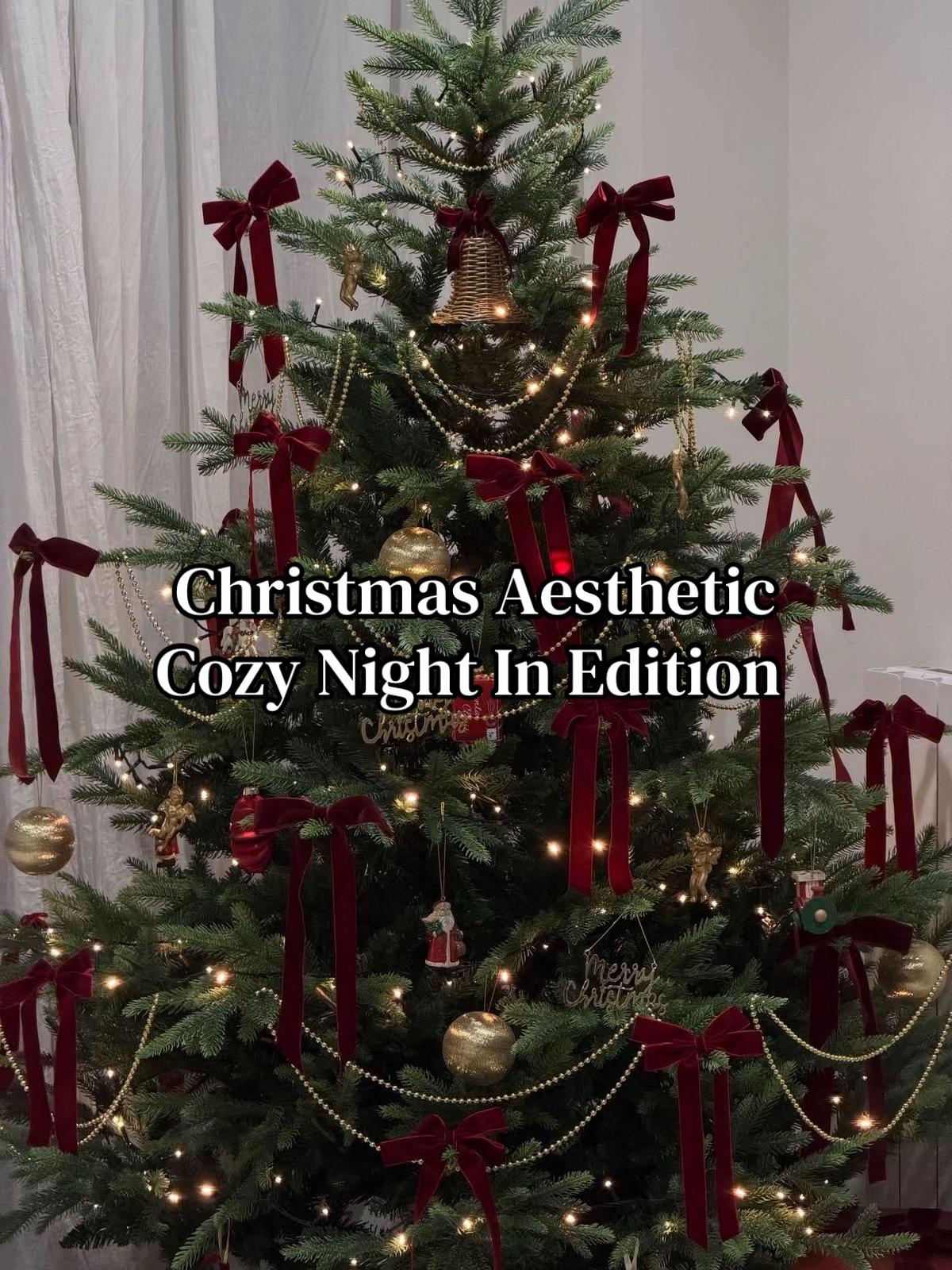 @AshleighLovesChristmas