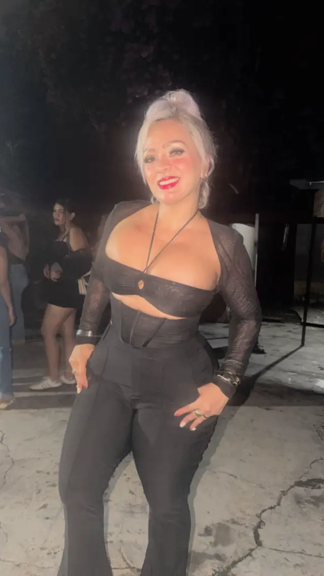 @Vecky25