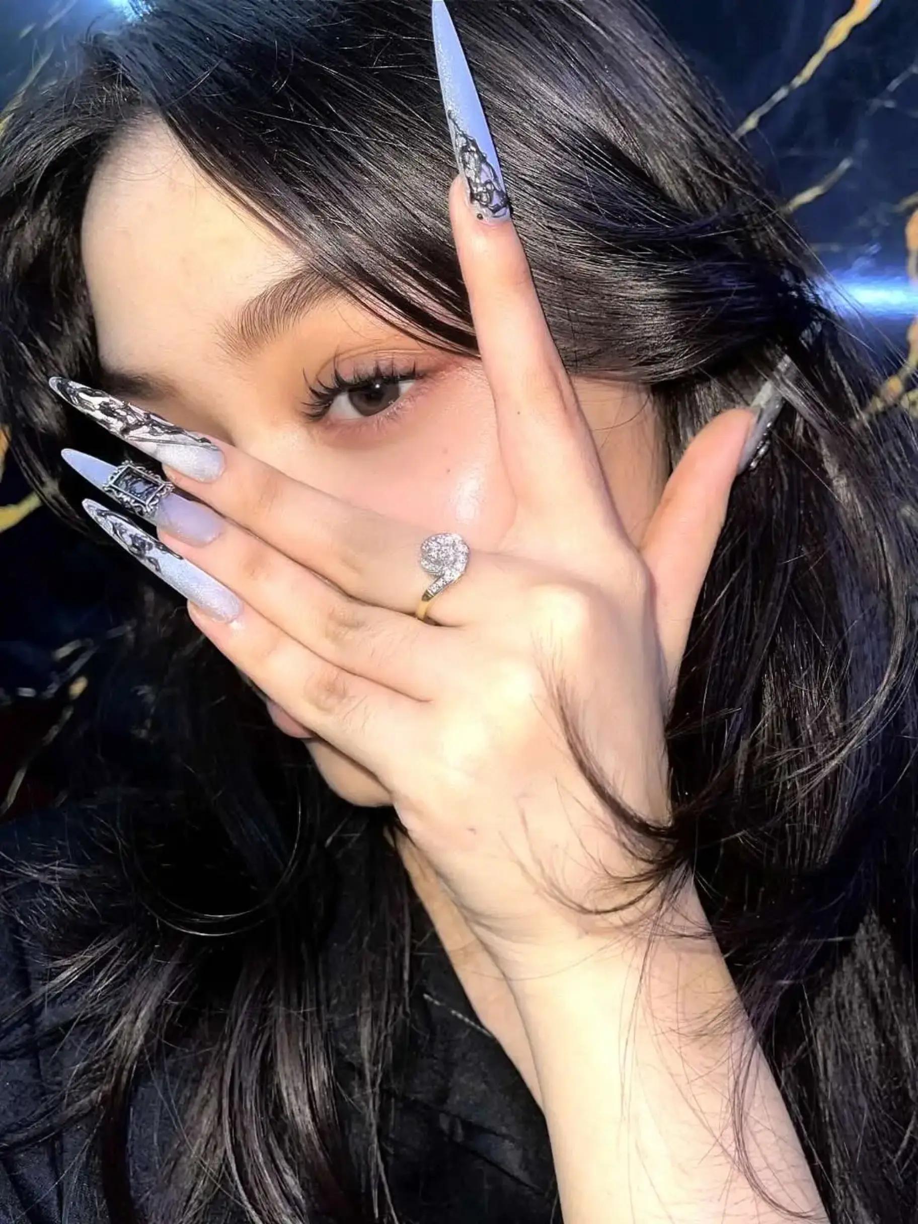 @Akari