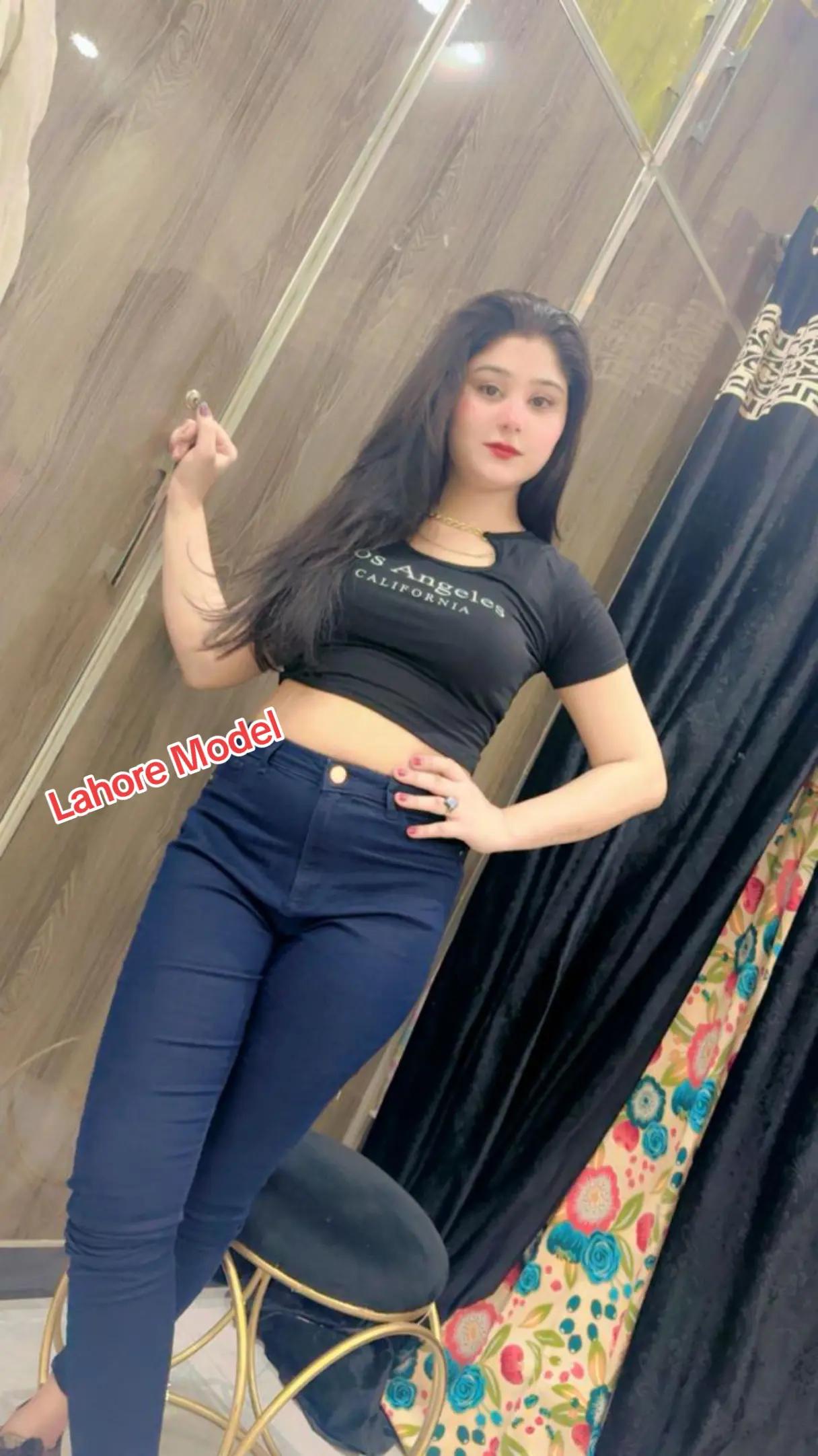 @Lahore Model's