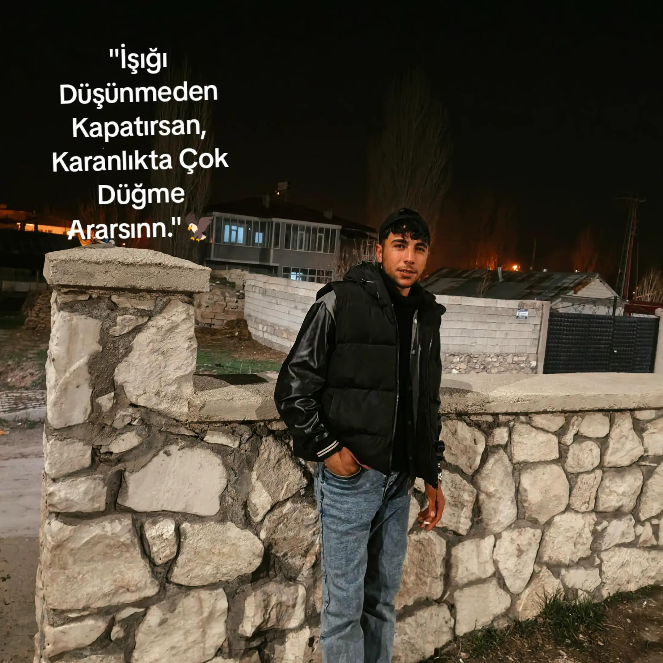 @&ouml;zg&uuml;r Yıldız
