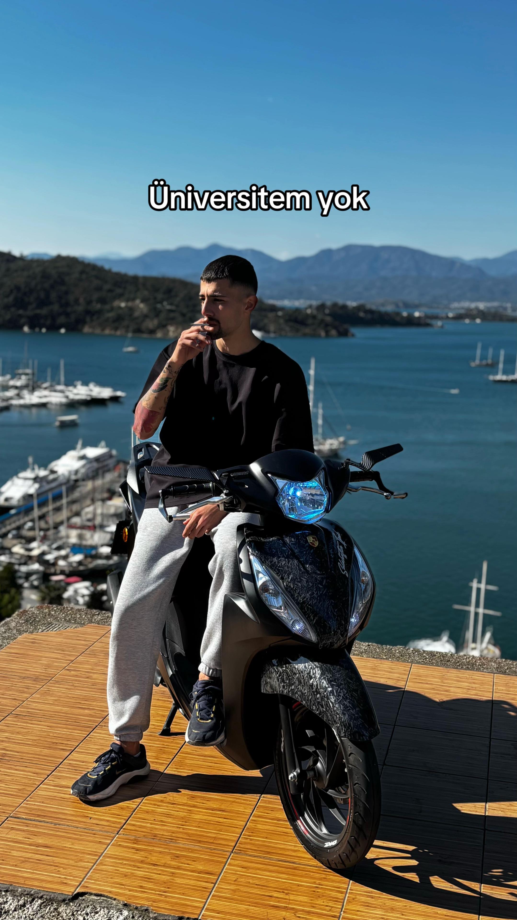 @𝐒𝐓.