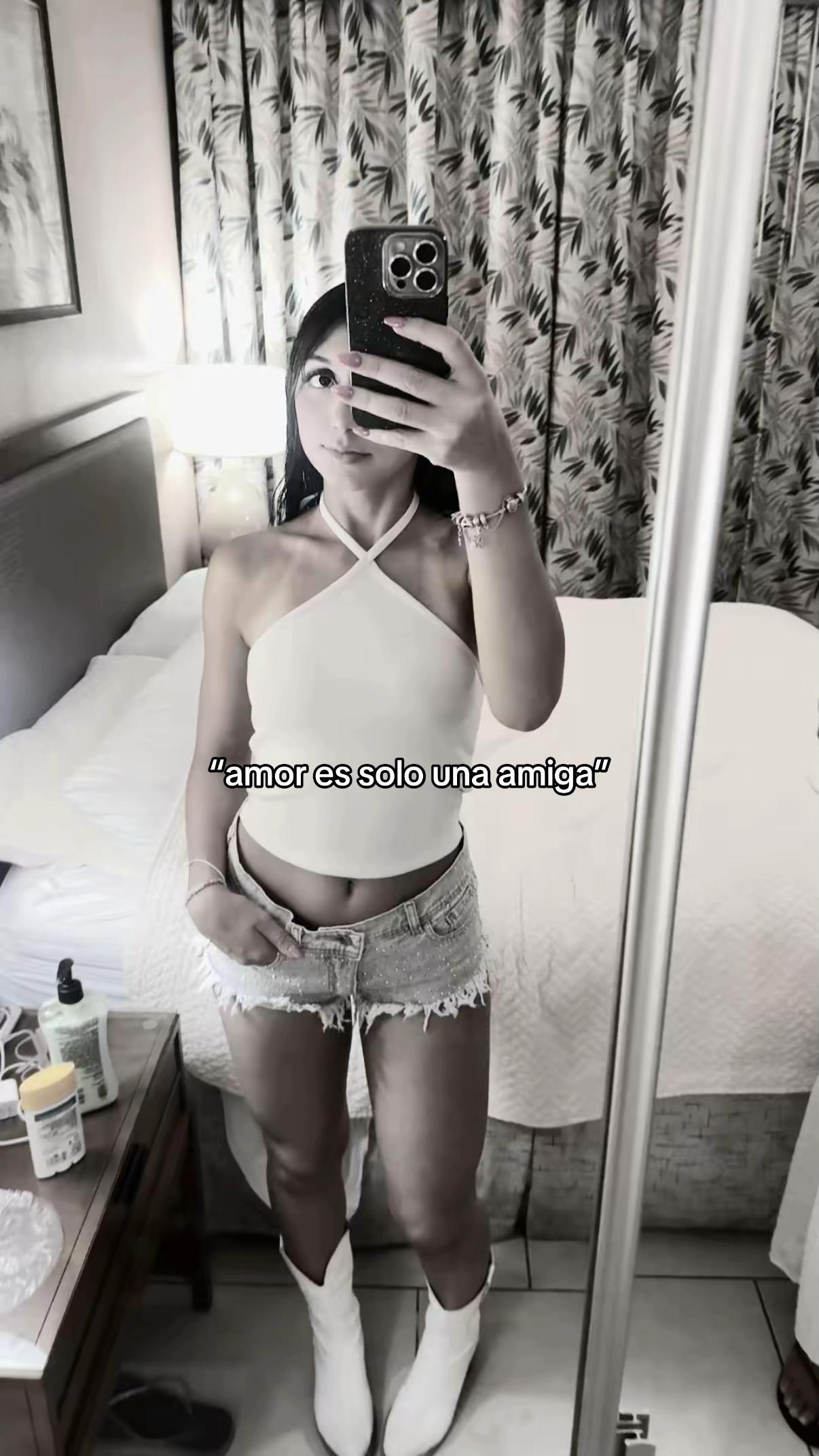 @𝐀𝐧𝐭𝐨𝐧𝐞𝐥𝐥𝐚