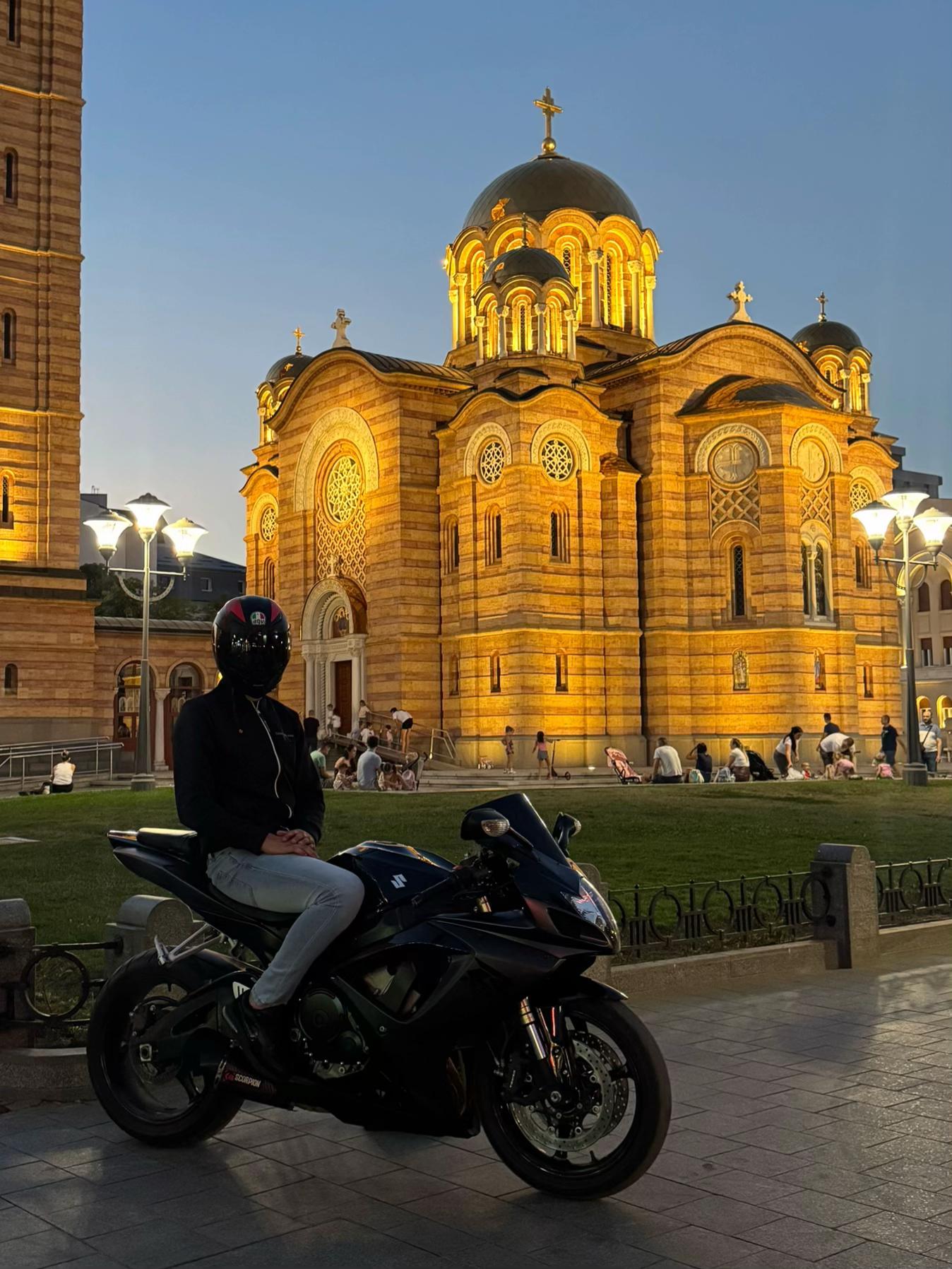 @vukajlovicc