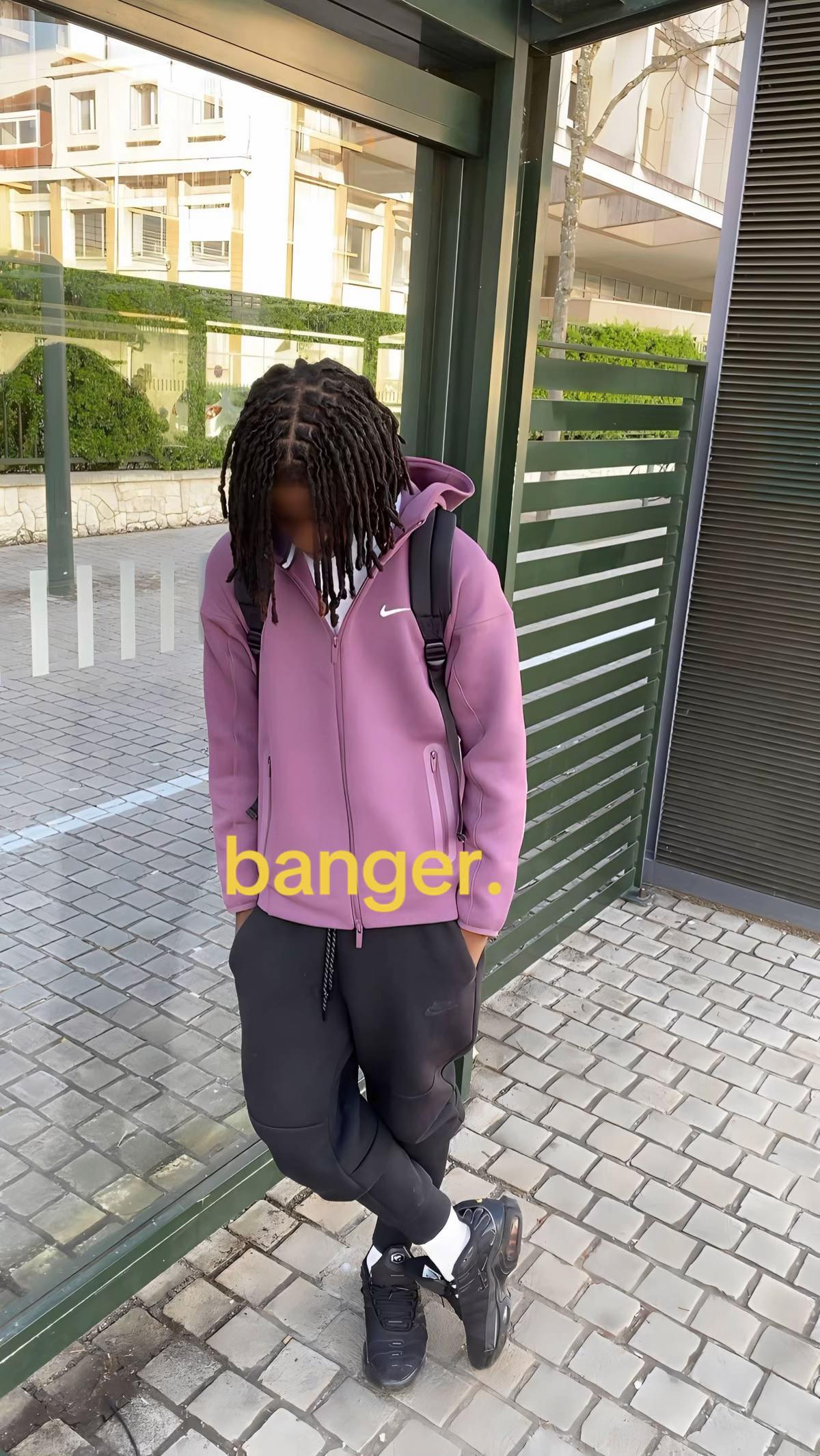 @⃟