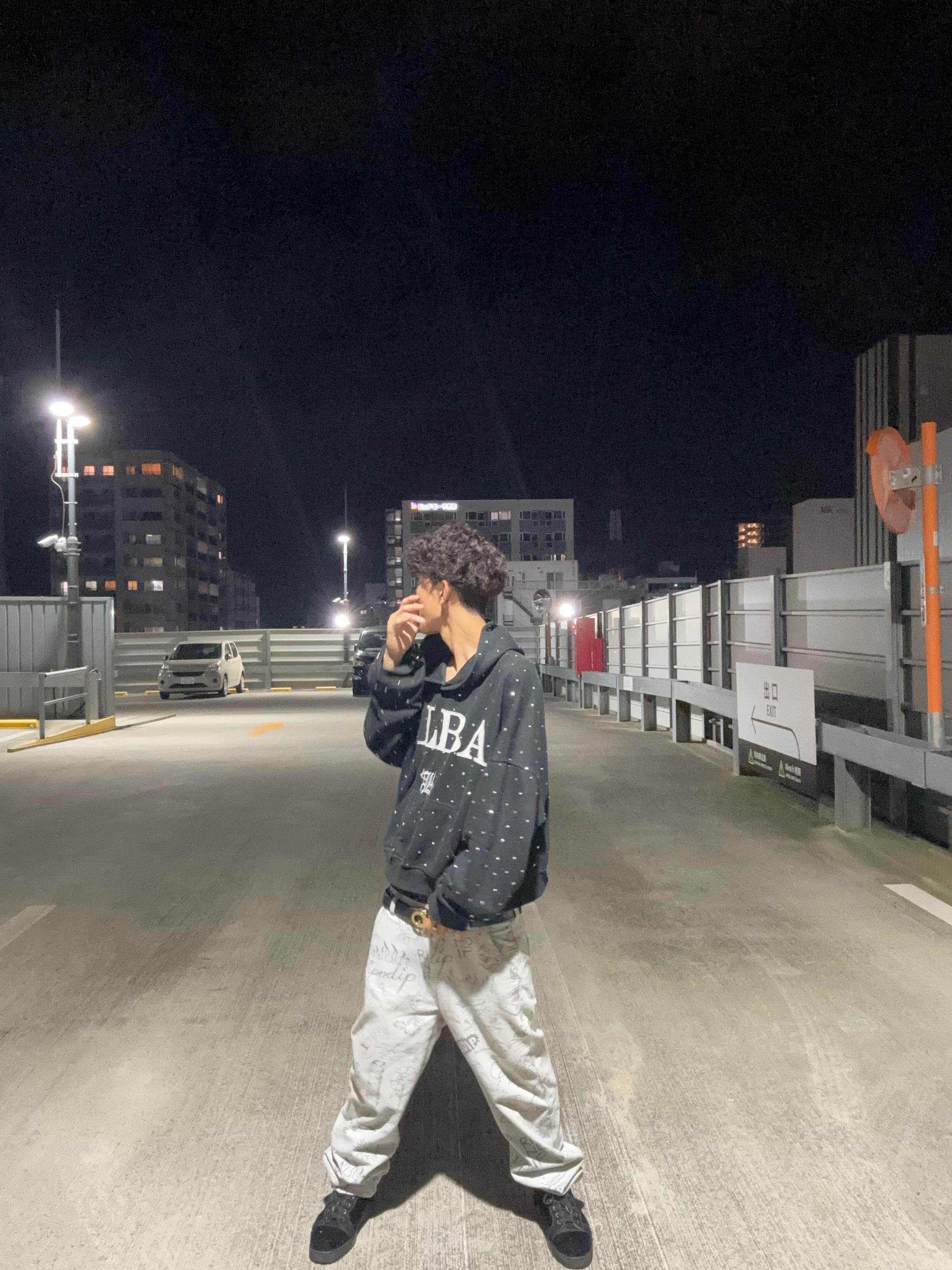 @ねおん