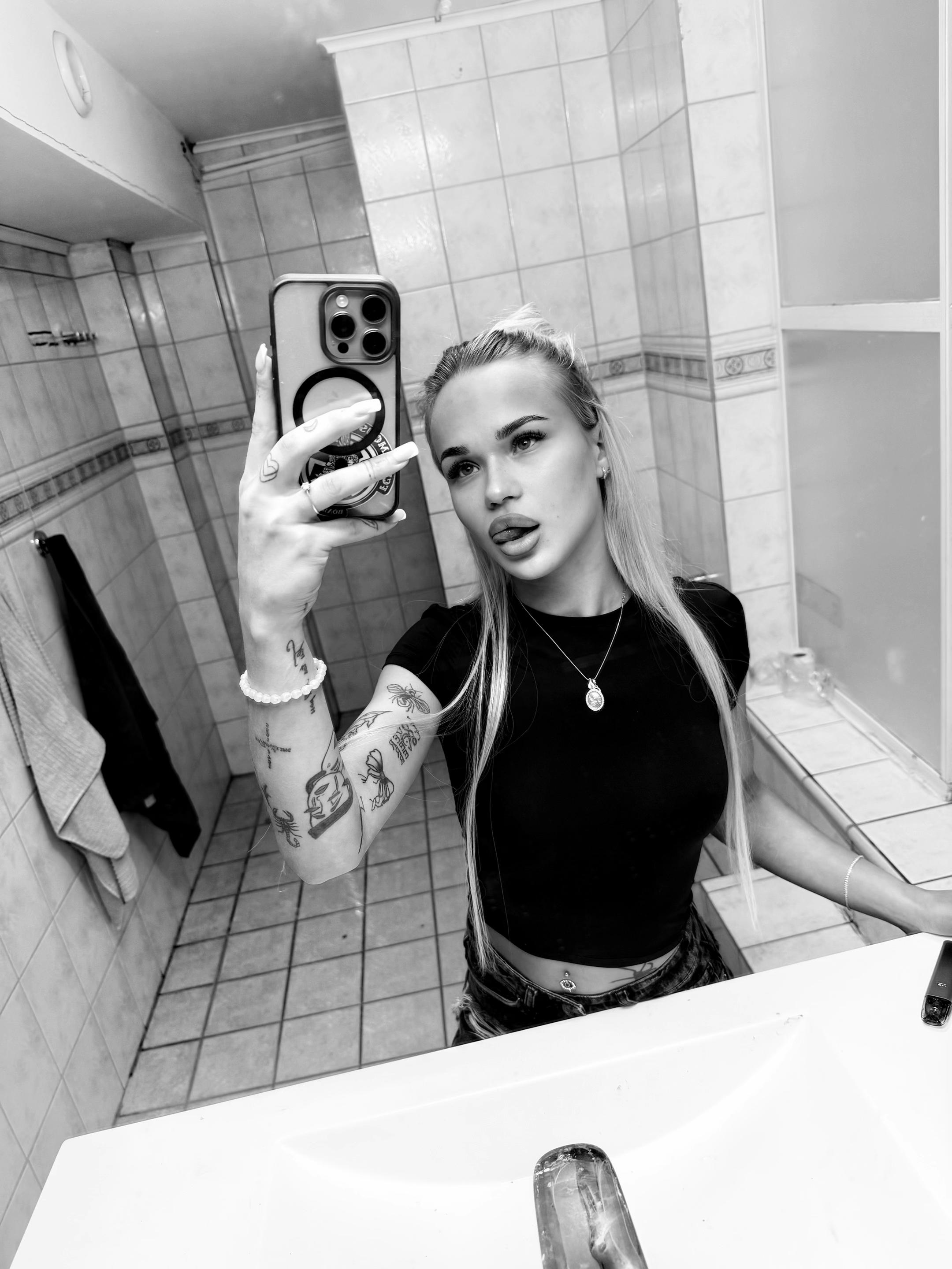 @_katess