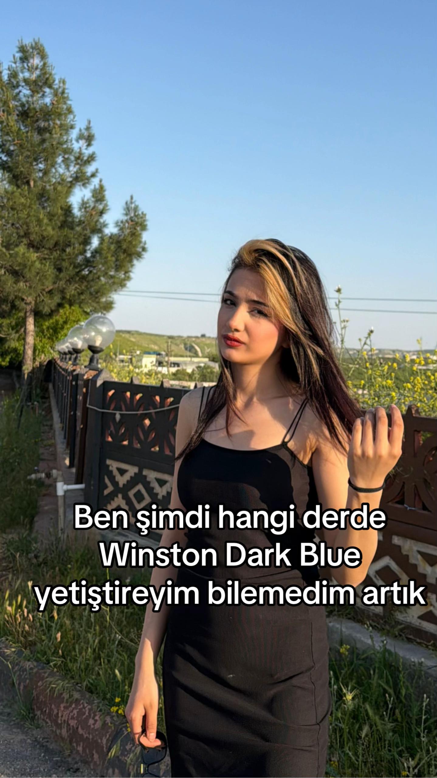 @_Esmeer0
