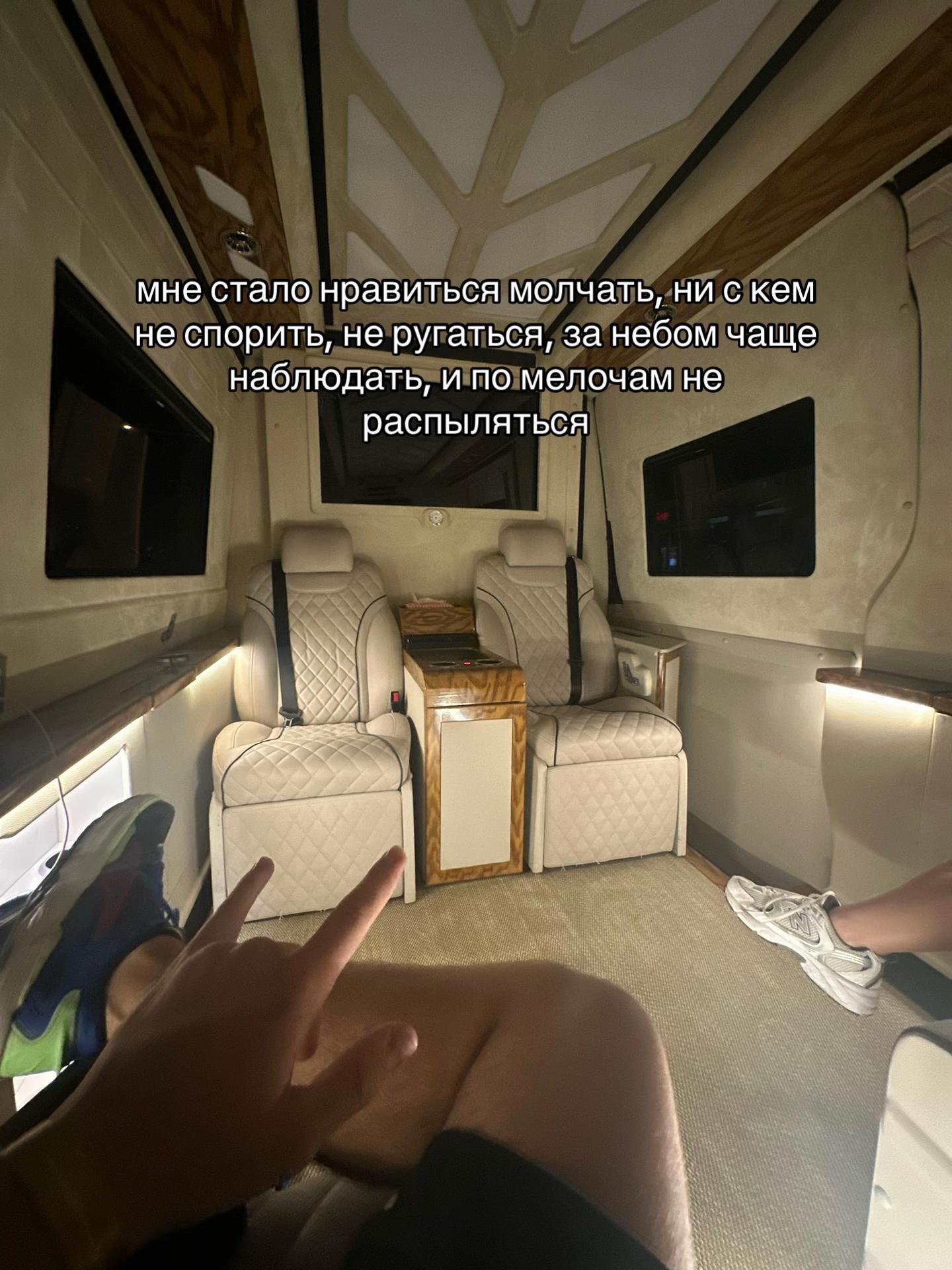 @✊