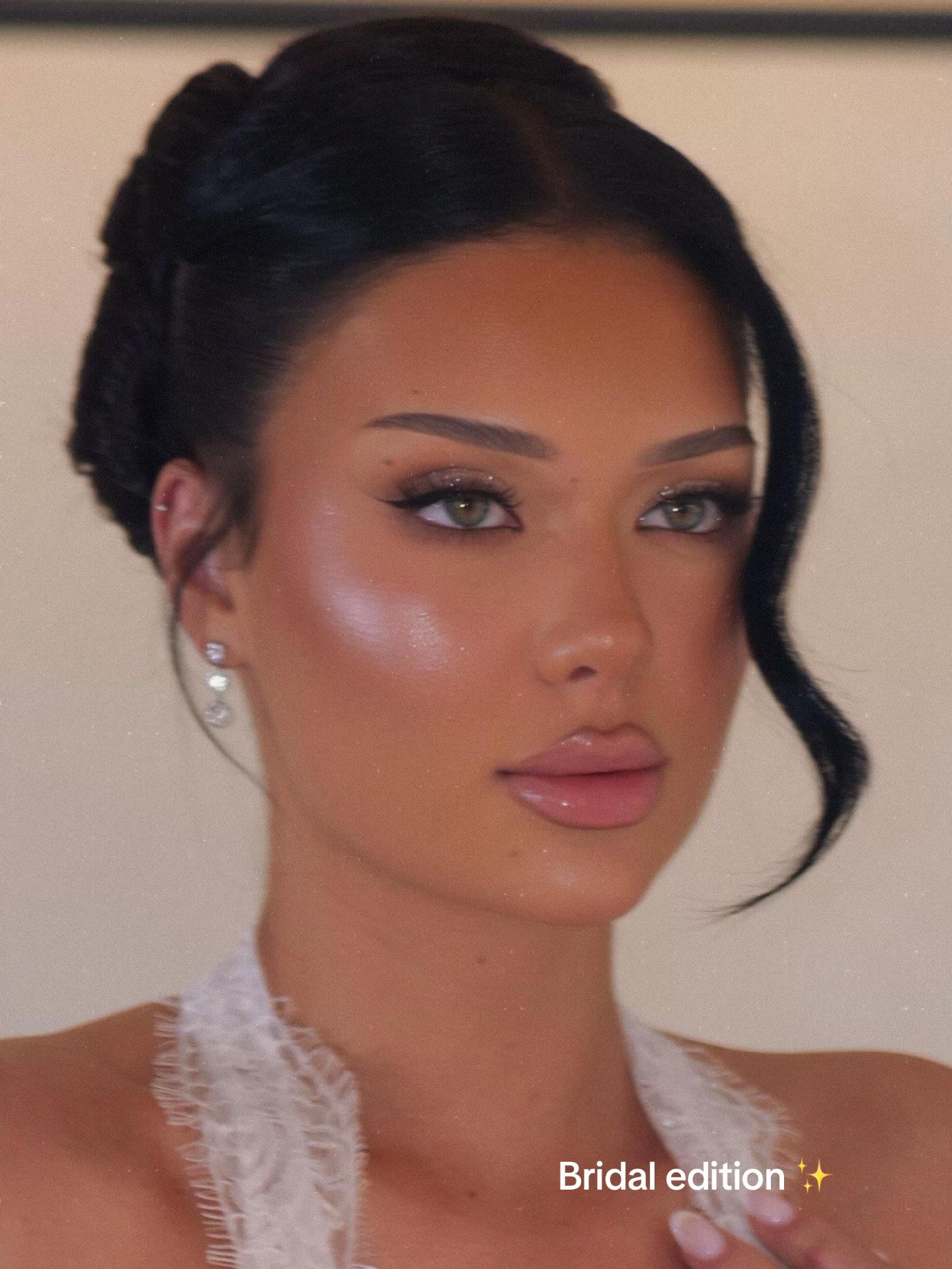 @MAKEUPBYYLLKE