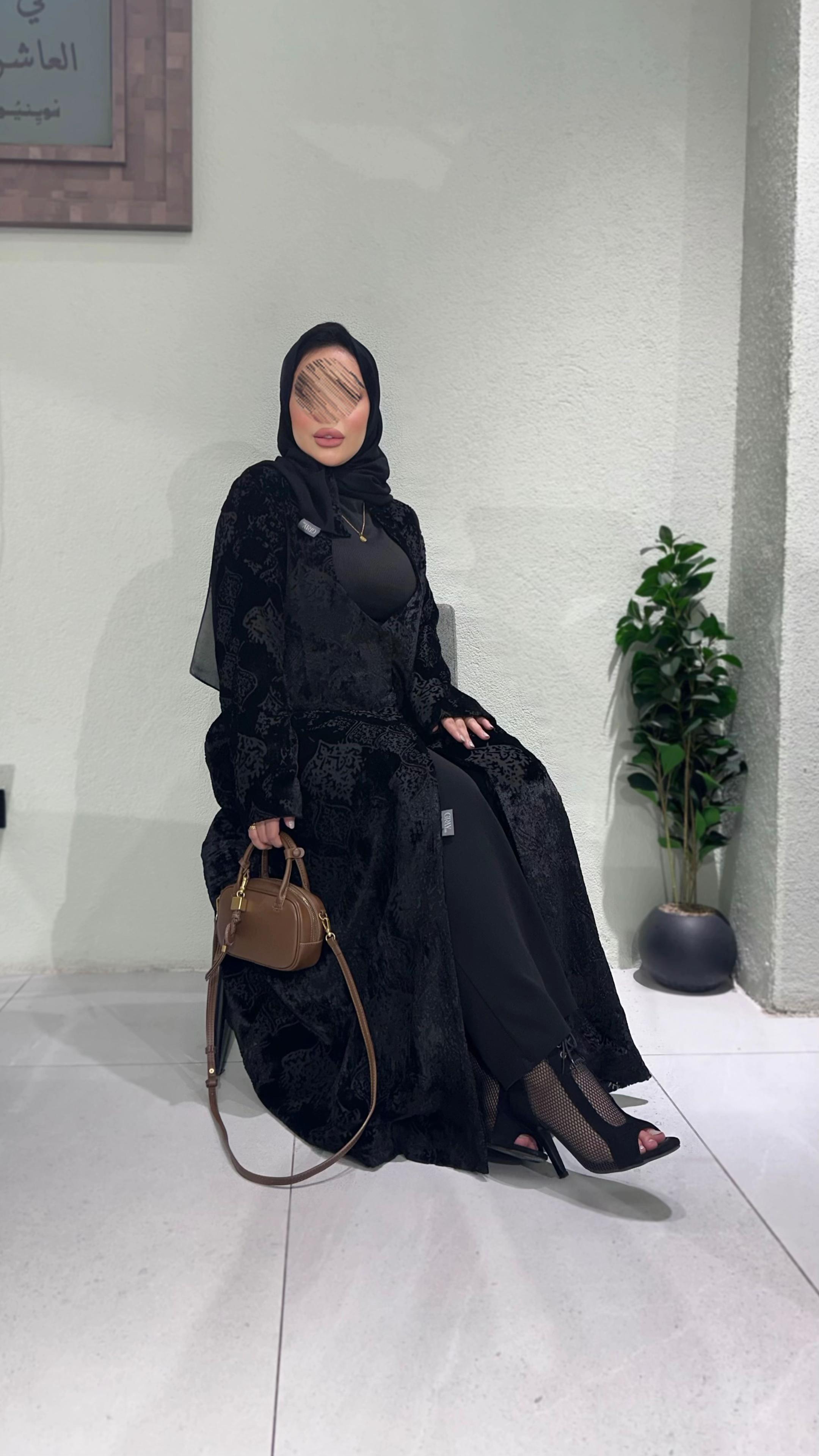 @GRAY.ABAYA_q8