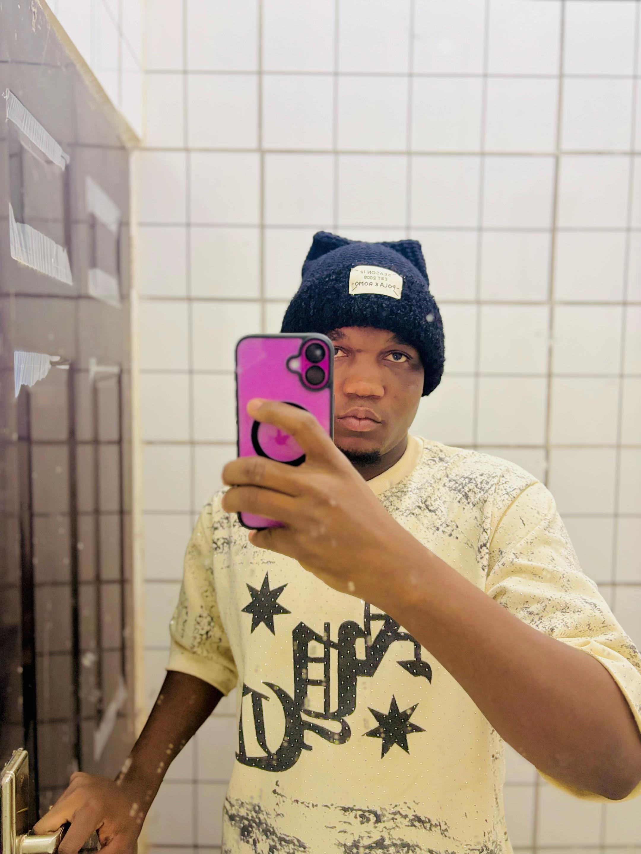 @¥ARON🤟KANO😎