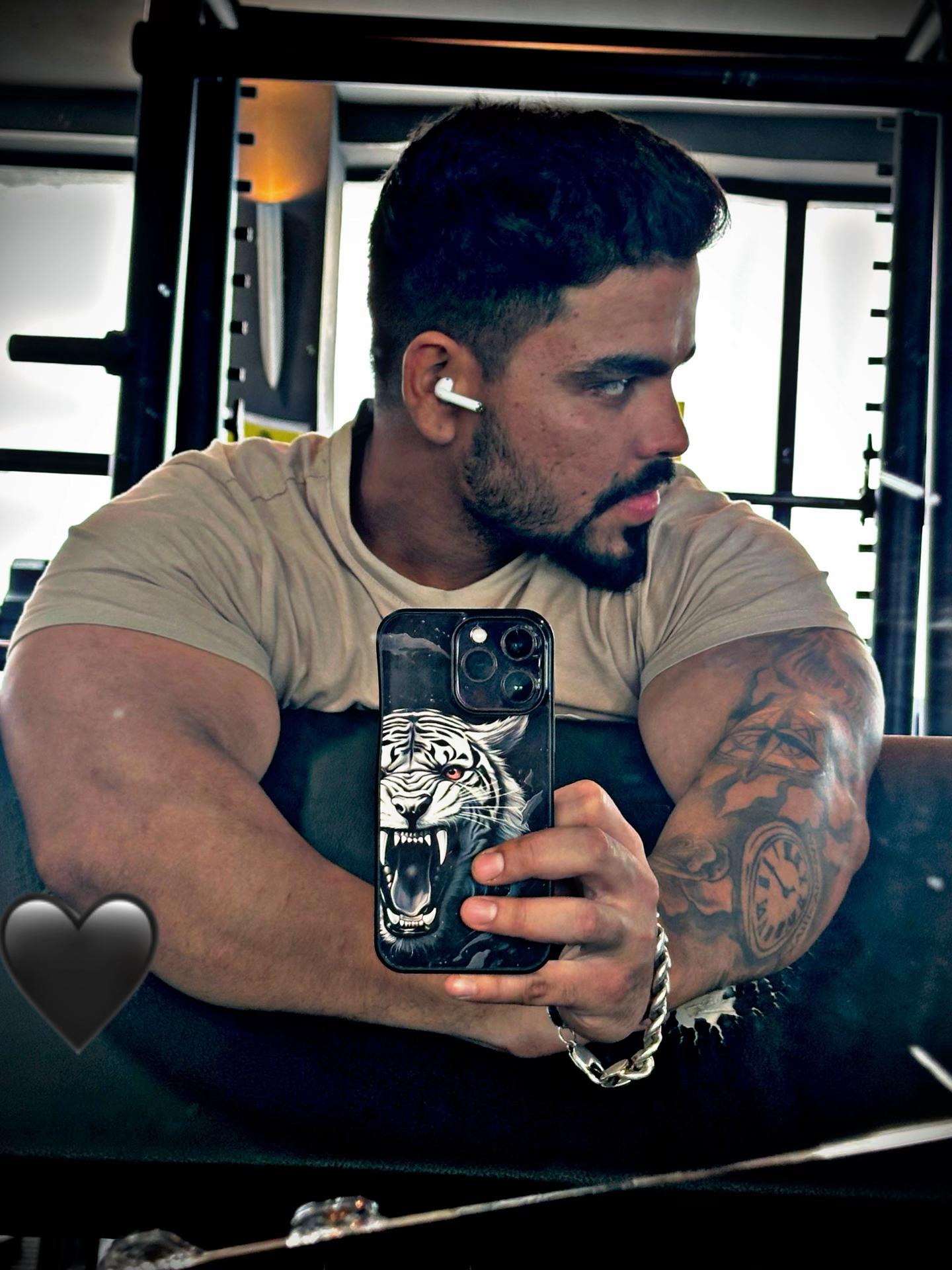 @itsxbains