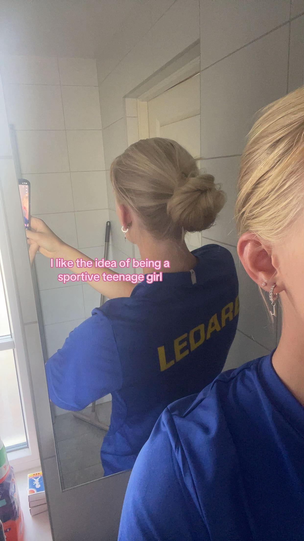 @𝒽ℯ𝒹𝓋𝒾𝑔 ®