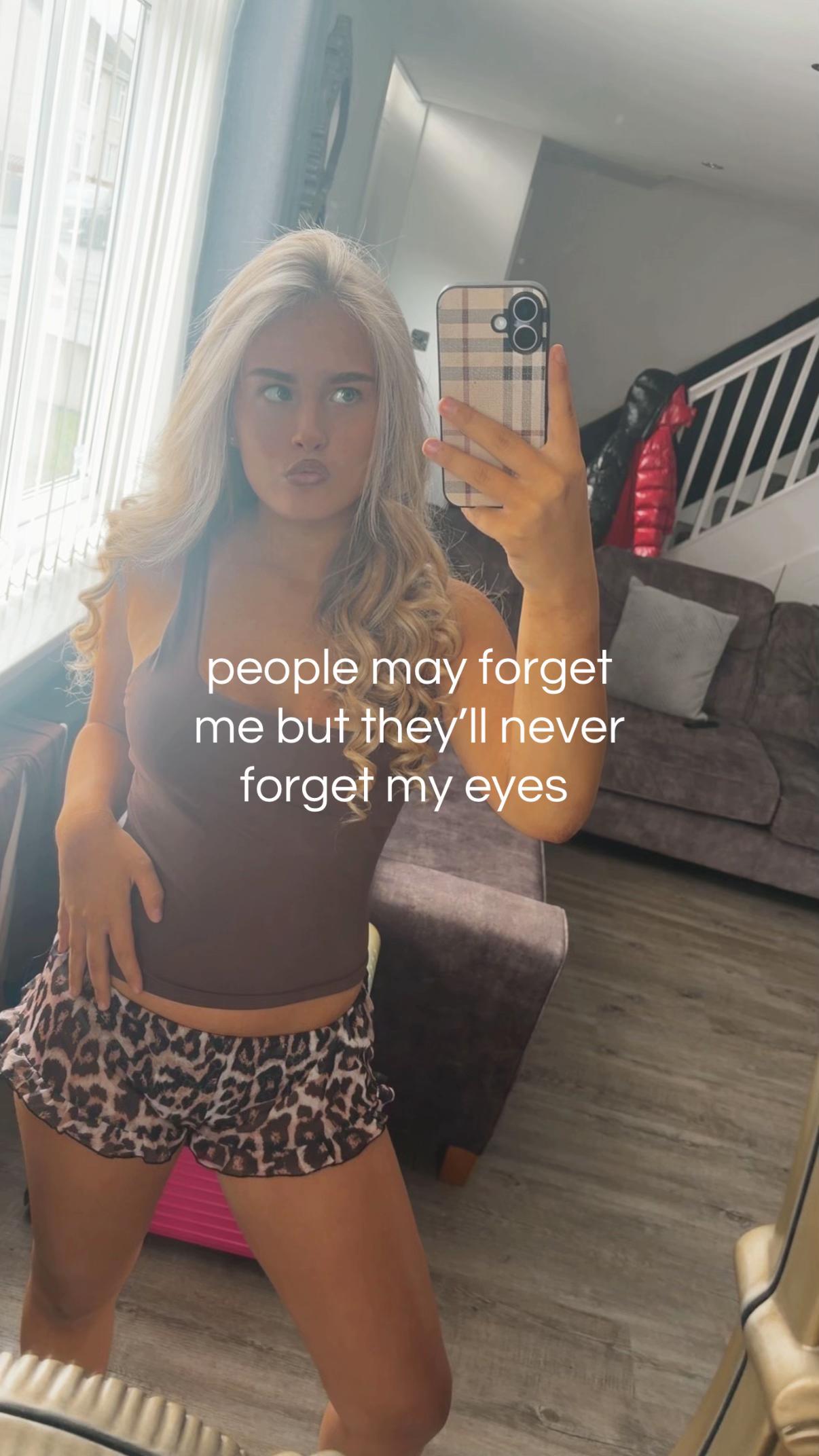 @𝑙𝑖𝑣𝑖𝑎𝑏𝑒𝑙𝑙𝑠𝑝𝑎𝑚🥂