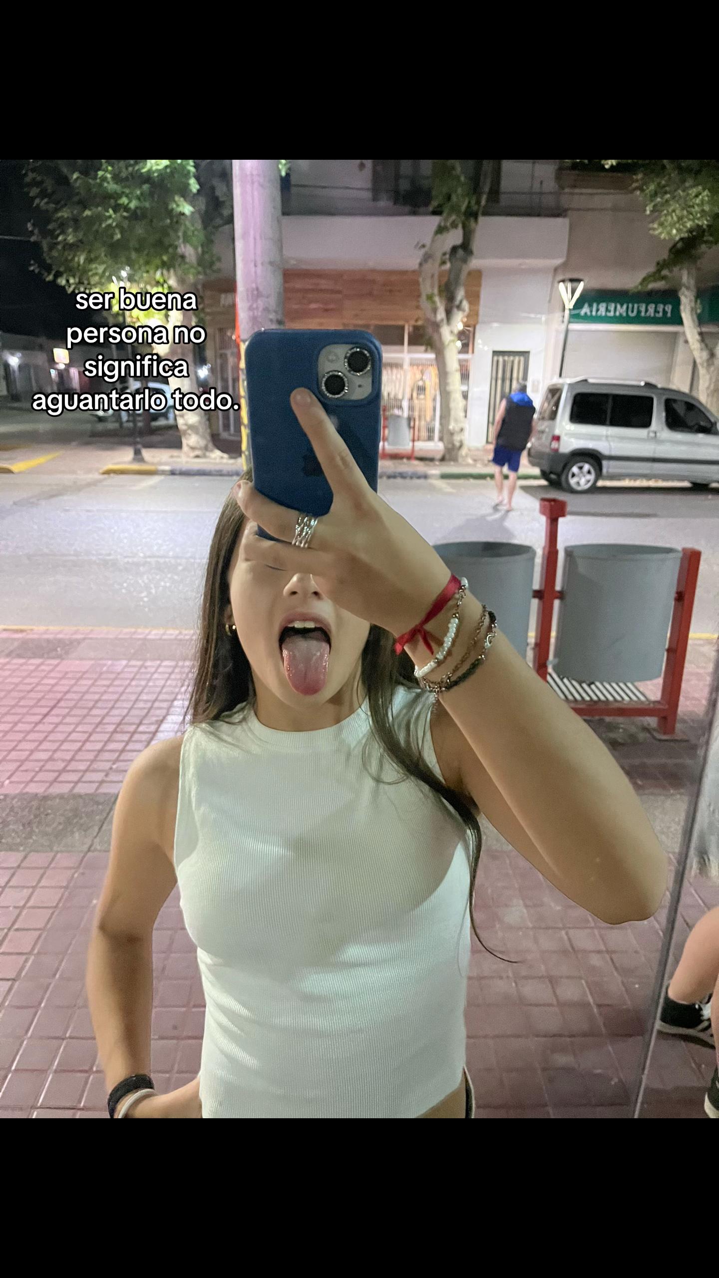 @malenitaaa