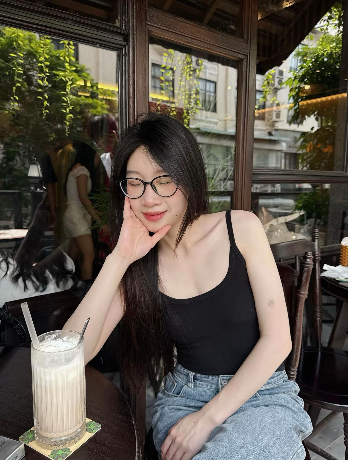 @HannClothing