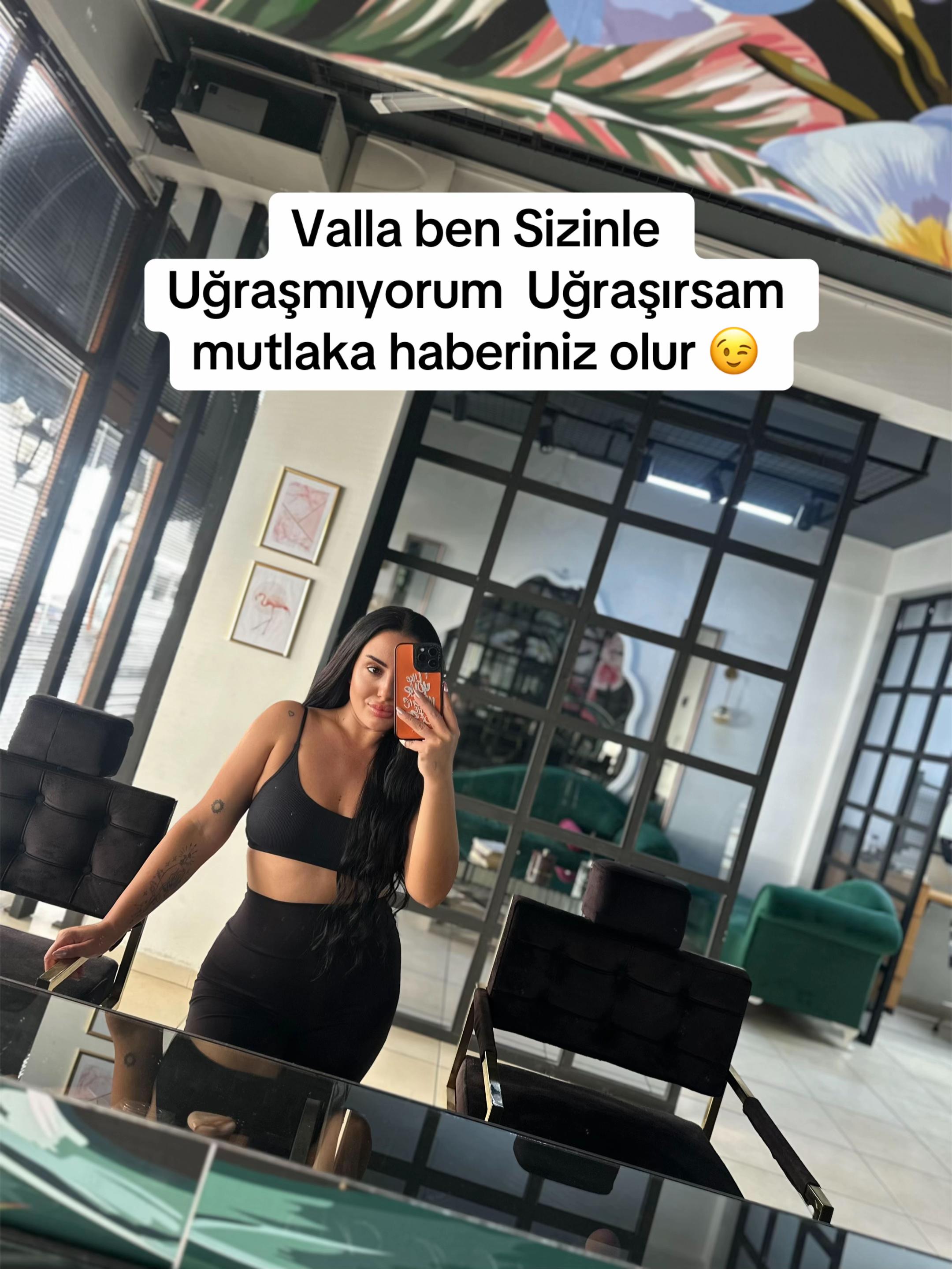 @cansuozkanofficial